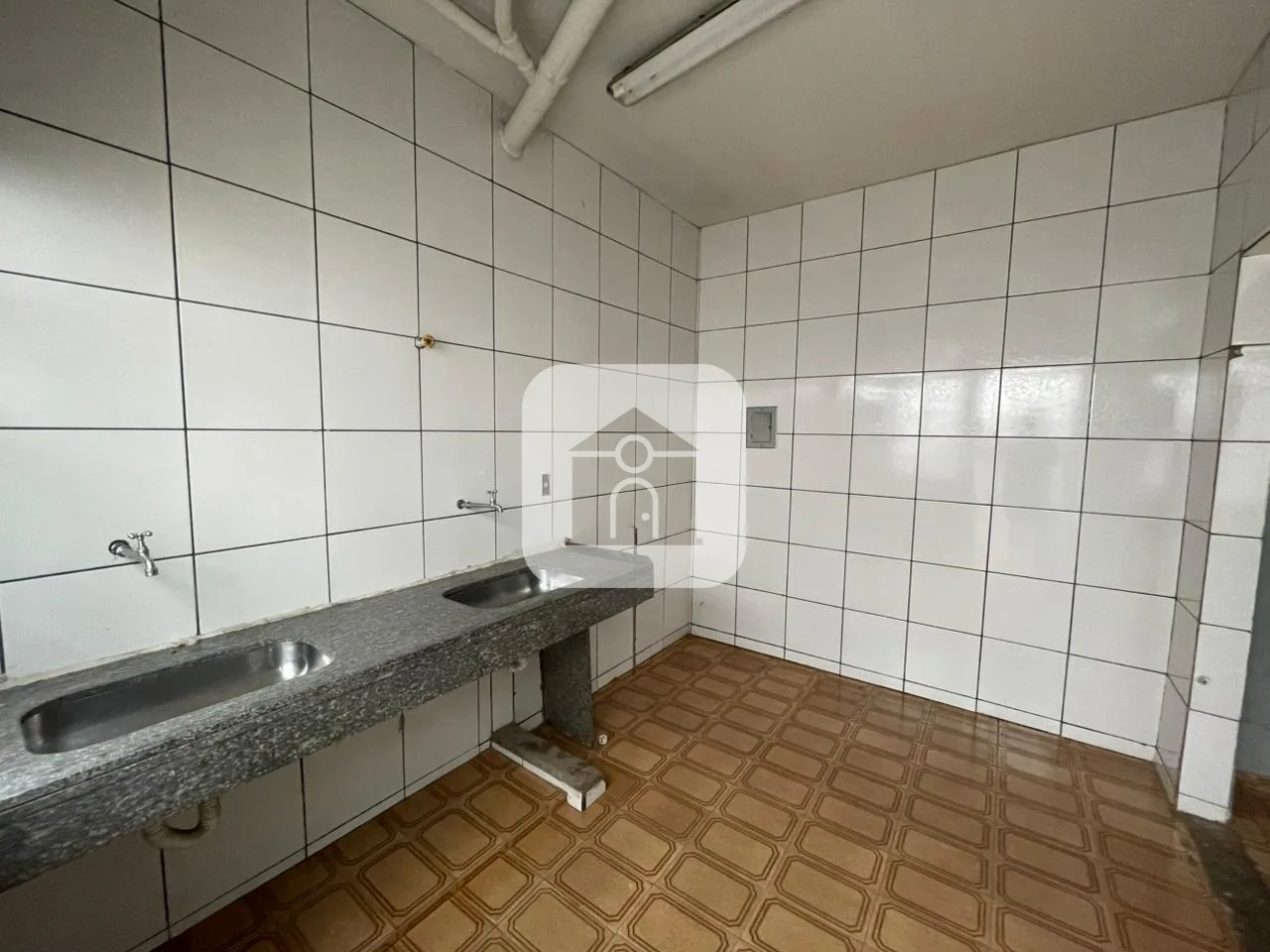Alugar Comercial / Galp&atilde;o em Uberl&acirc;ndia R$ 4.500,00 - Foto 14