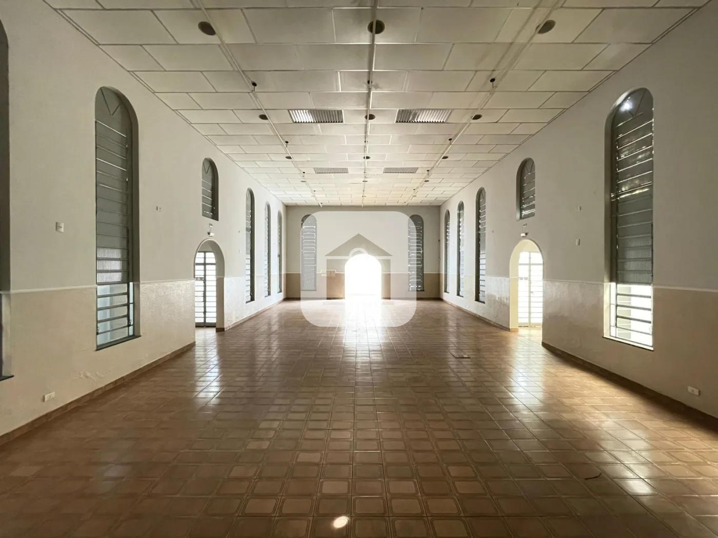 Alugar Comercial / Galp&atilde;o em Uberl&acirc;ndia R$ 4.500,00 - Foto 1