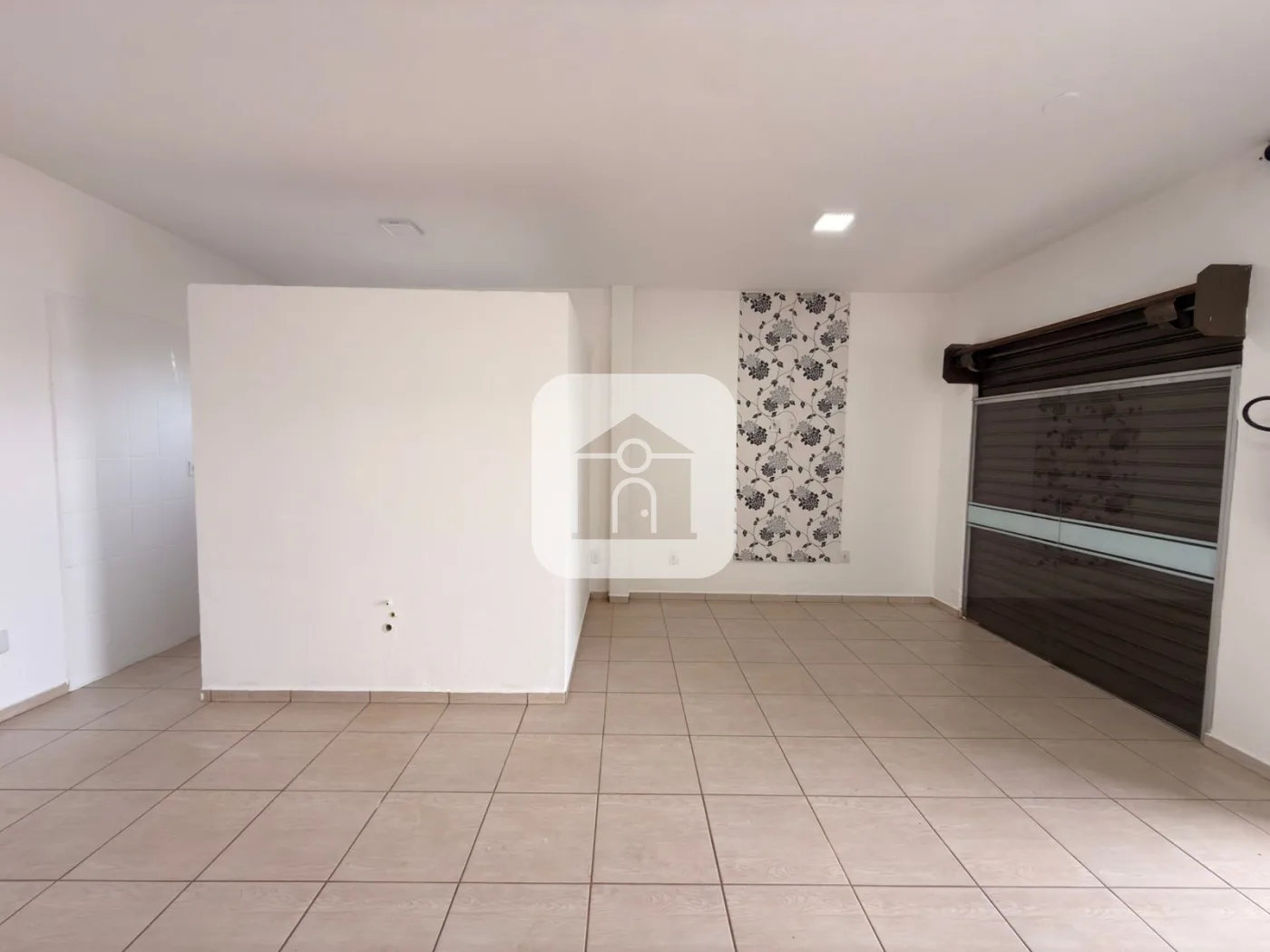 Alugar Comercial / C&ocirc;modo em Uberl&acirc;ndia R$ 1.500,00 - Foto 1