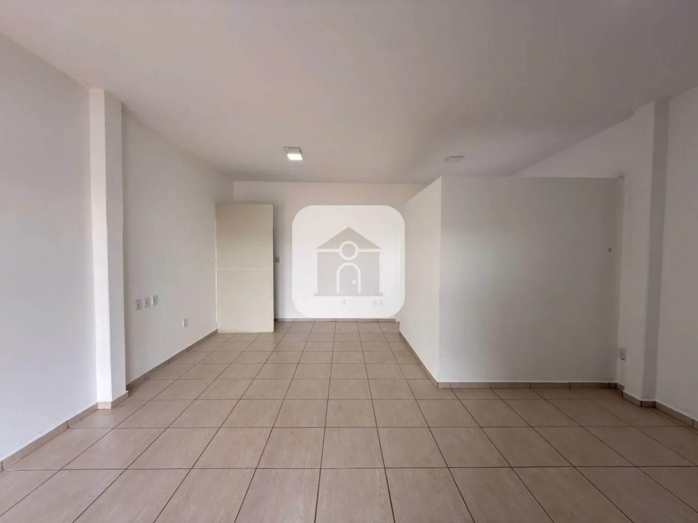 Alugar Comercial / C&ocirc;modo em Uberl&acirc;ndia R$ 1.500,00 - Foto 3