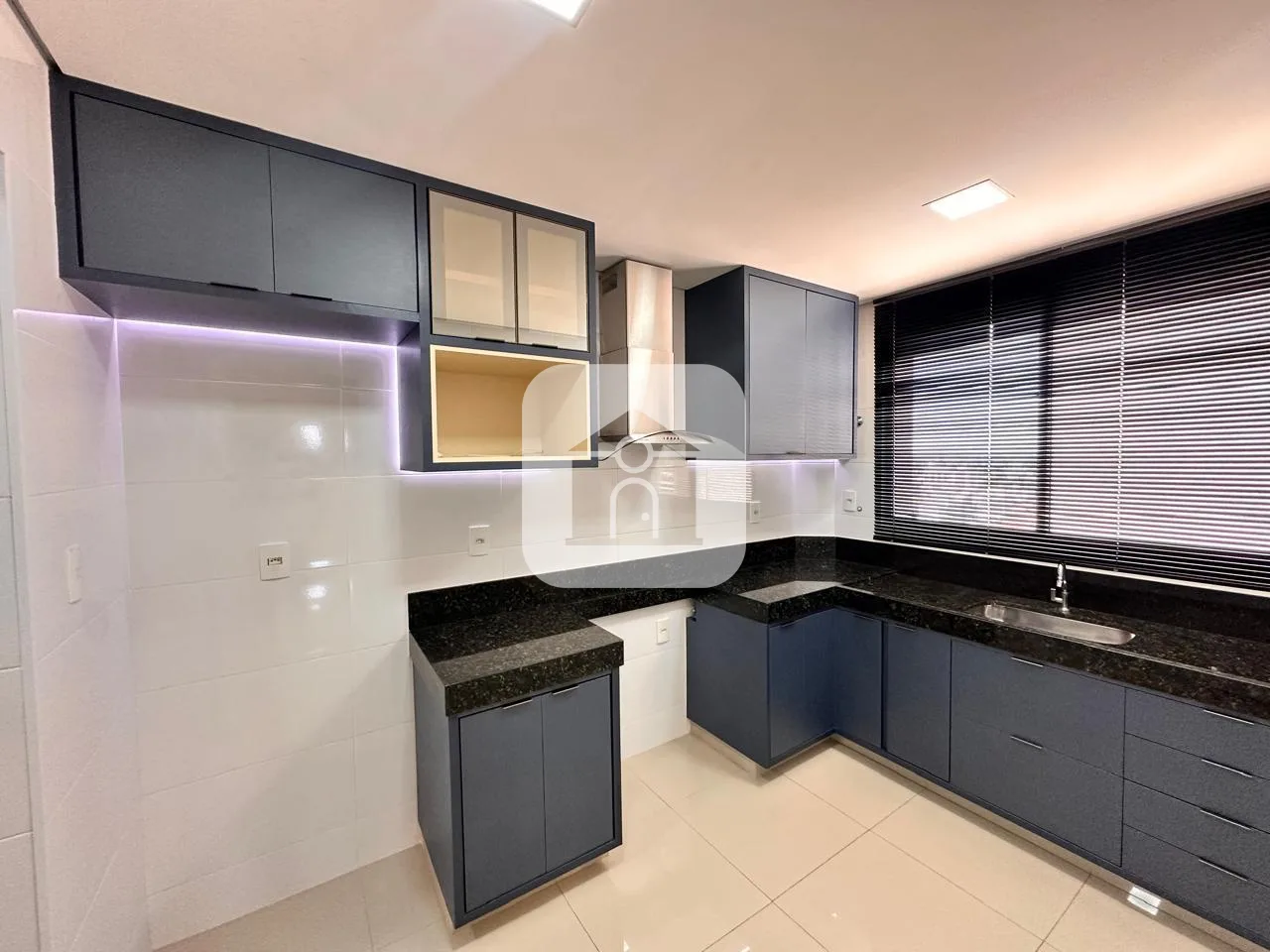 Alugar Apartamento / Padr&atilde;o em Uberl&acirc;ndia R$ 4.500,00 - Foto 2