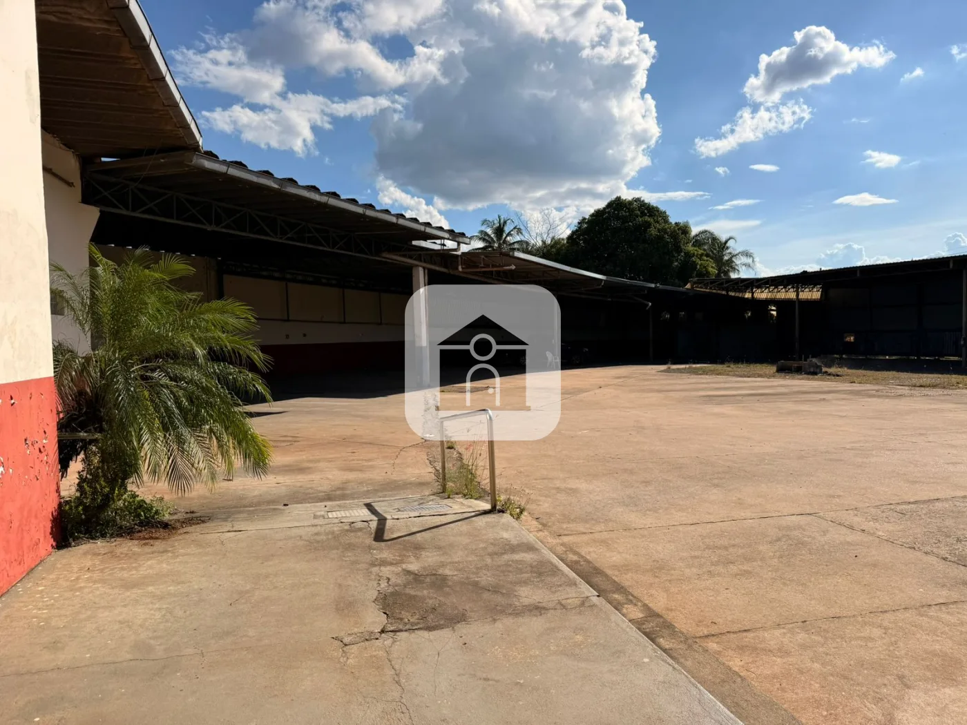 Alugar Comercial / Galp&atilde;o em Uberl&acirc;ndia R$ 35.000,00 - Foto 1