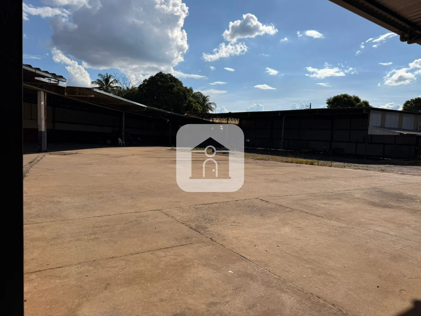 Alugar Comercial / Galp&atilde;o em Uberl&acirc;ndia R$ 35.000,00 - Foto 2