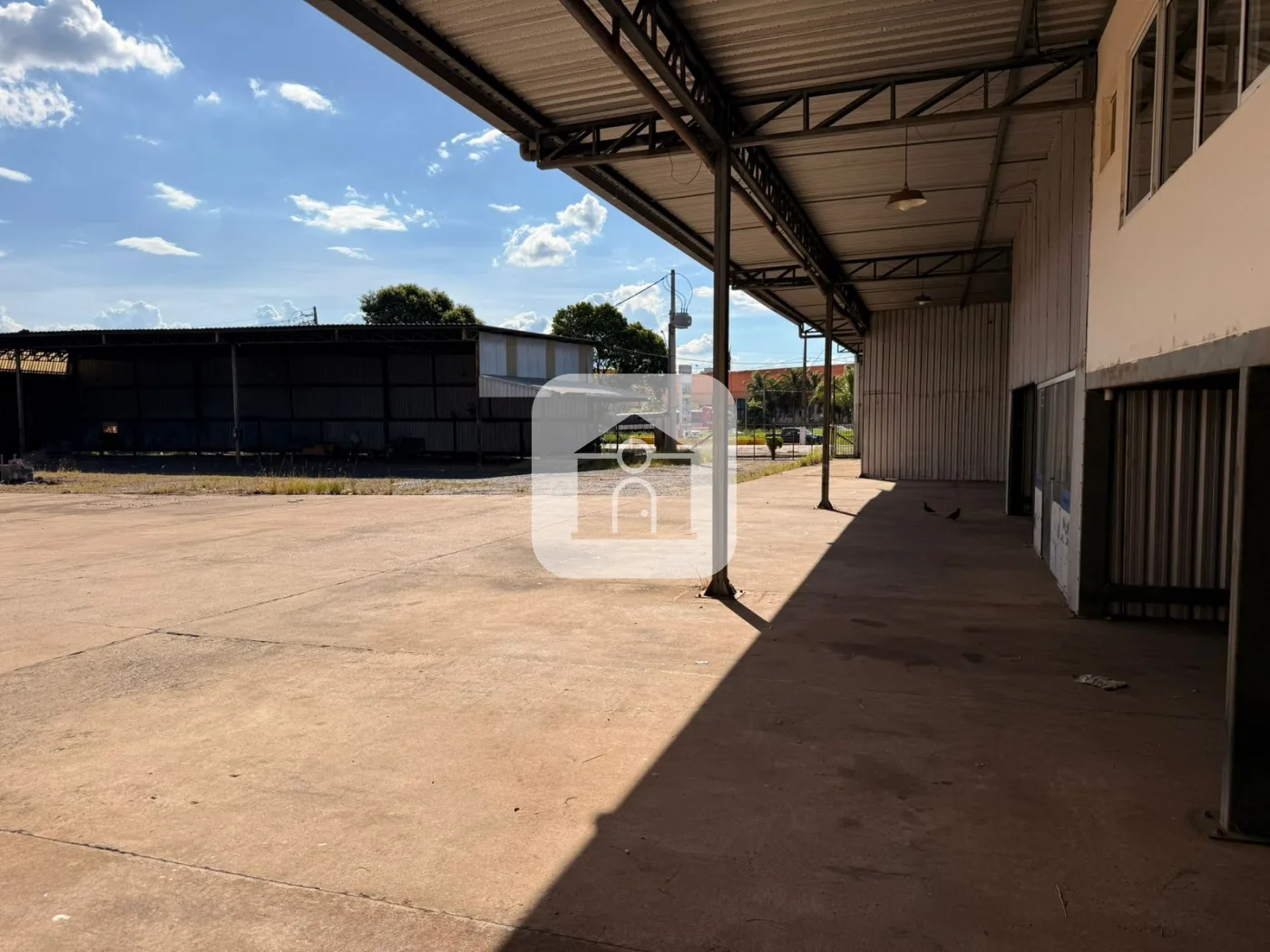 Alugar Comercial / Galp&atilde;o em Uberl&acirc;ndia R$ 35.000,00 - Foto 3