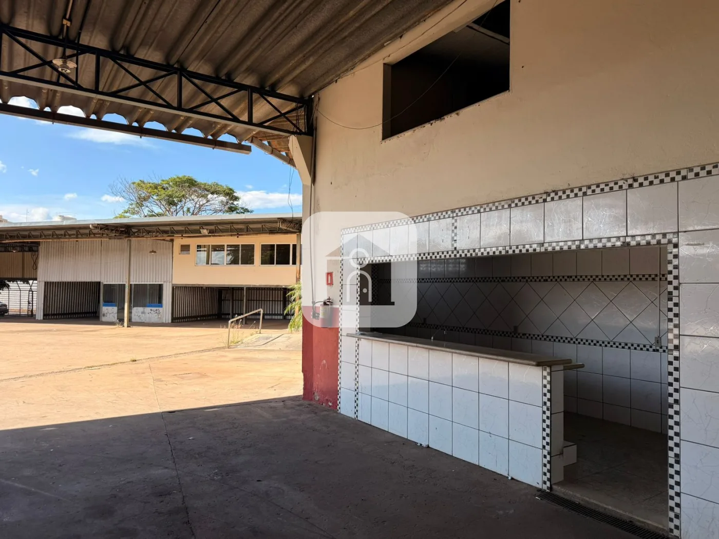 Alugar Comercial / Galp&atilde;o em Uberl&acirc;ndia R$ 35.000,00 - Foto 4