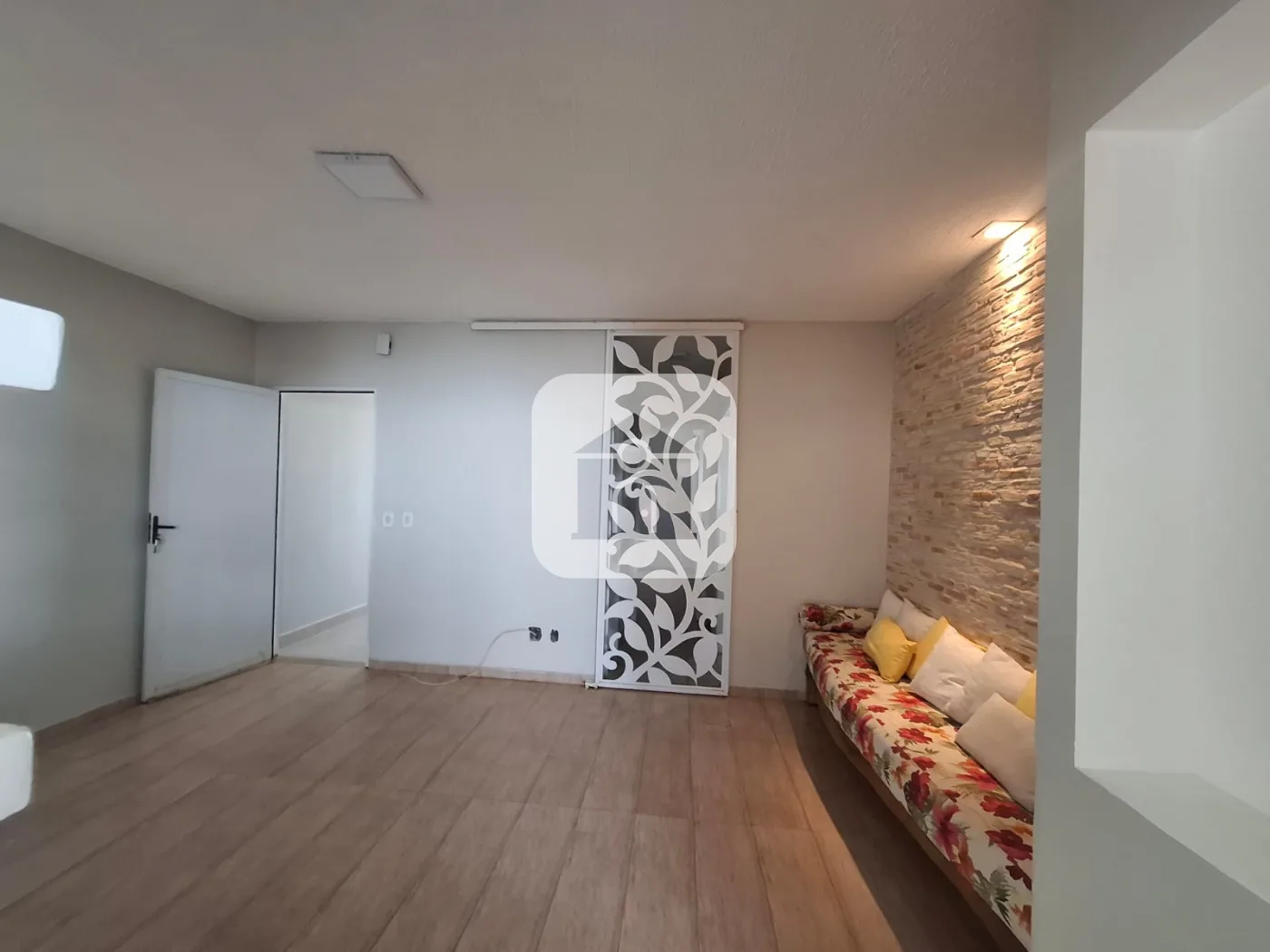 Alugar Casa / Condom&iacute;nio ou Loteamento Fechado em Uberlandia R$ 3.800,00 - Foto 2