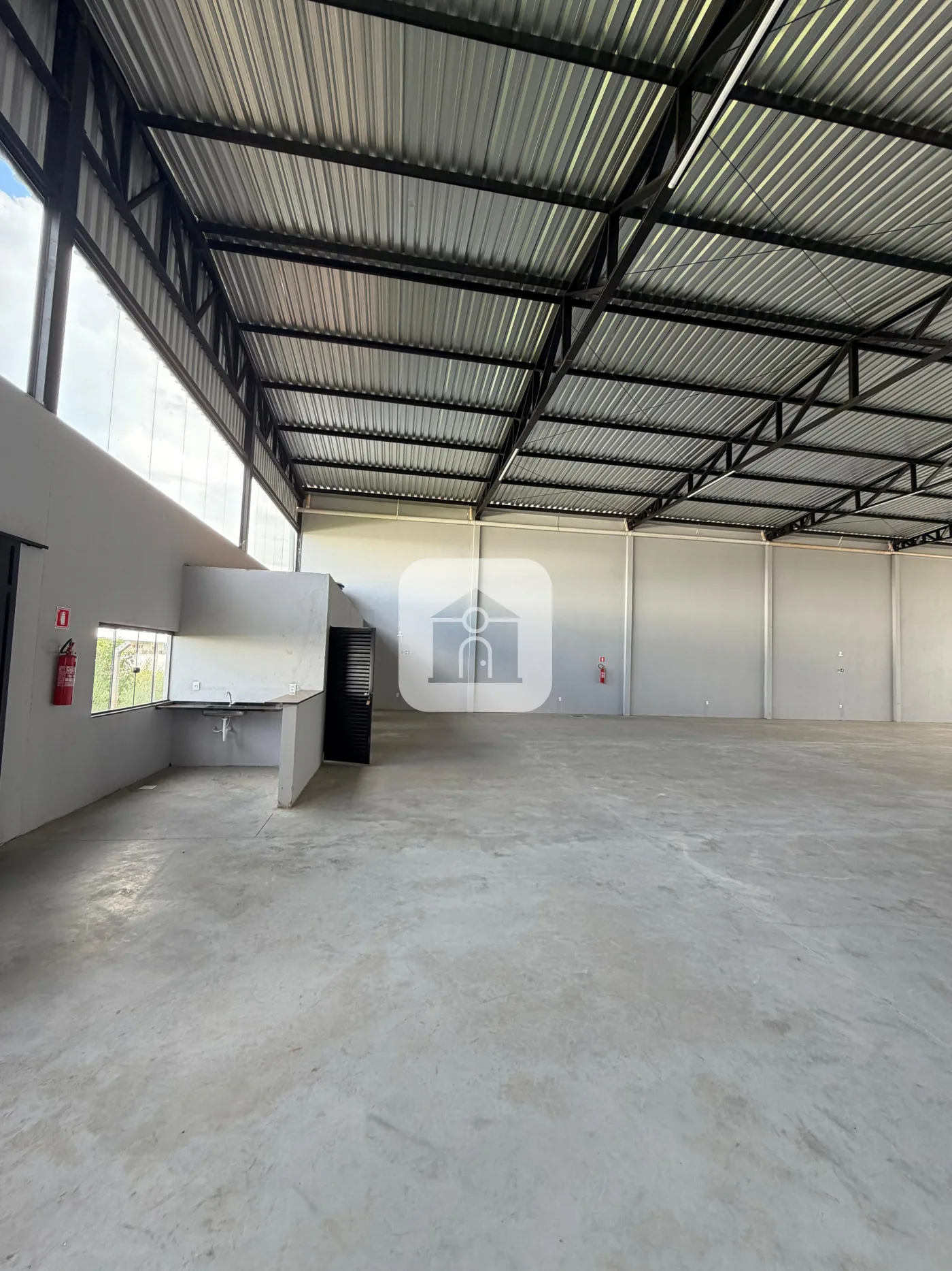 Alugar Comercial / Galp&atilde;o em Uberl&acirc;ndia R$ 20.000,00 - Foto 1