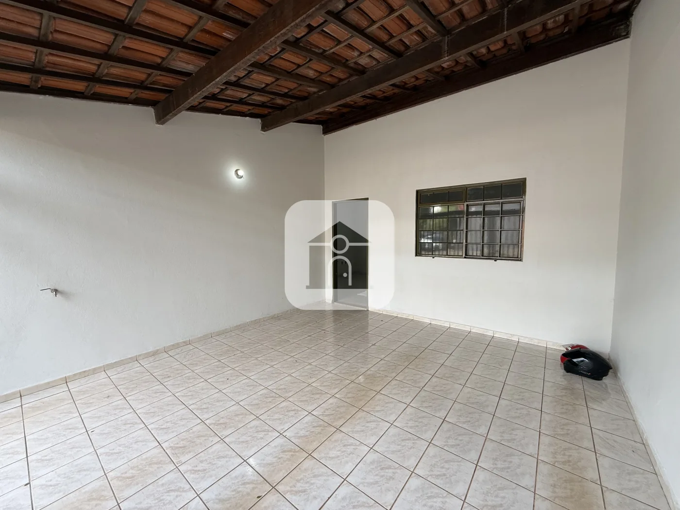Alugar Casa / Padr&atilde;o em Uberl&acirc;ndia R$ 1.800,00 - Foto 2
