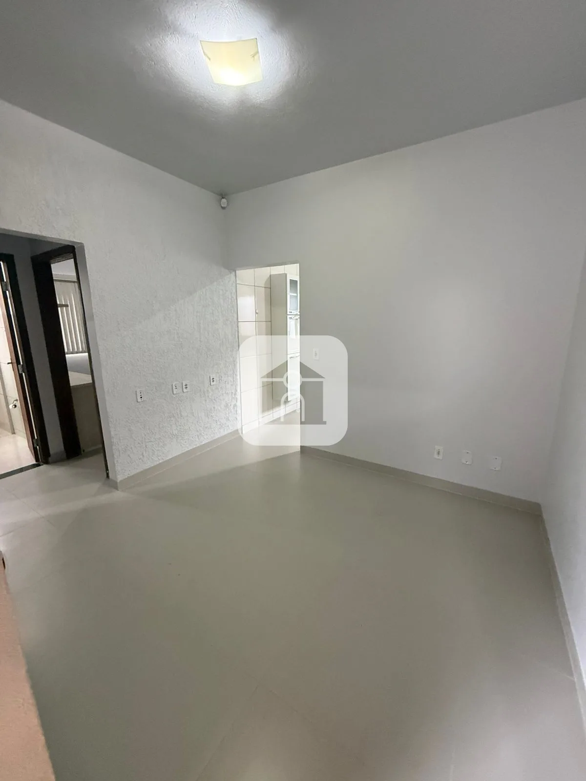 Alugar Casa / Padr&atilde;o em Araguari R$ 1.500,00 - Foto 3
