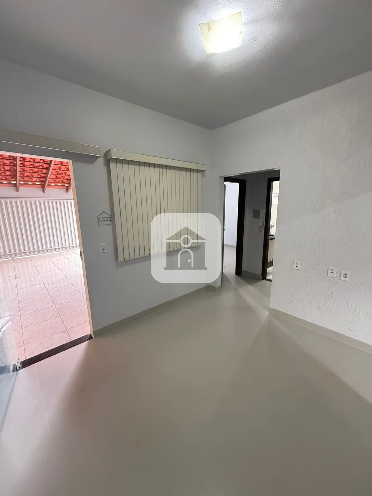 Alugar Casa / Padr&atilde;o em Araguari R$ 1.500,00 - Foto 4