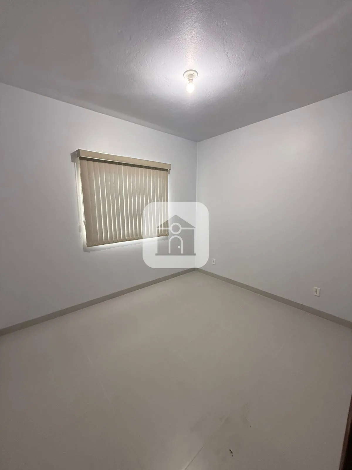 Alugar Casa / Padr&atilde;o em Araguari R$ 1.500,00 - Foto 5
