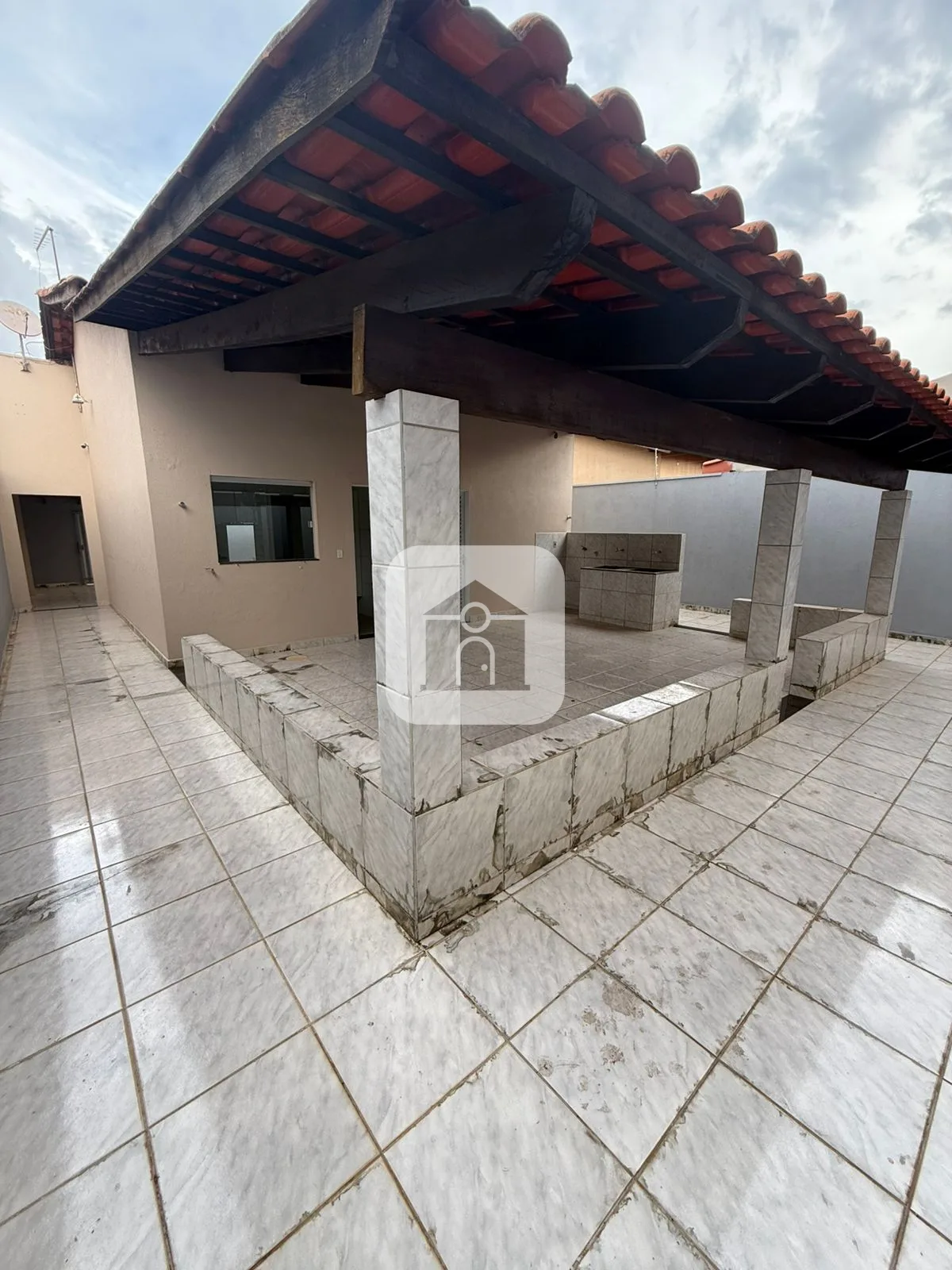 Alugar Casa / Padr&atilde;o em Araguari R$ 1.500,00 - Foto 14
