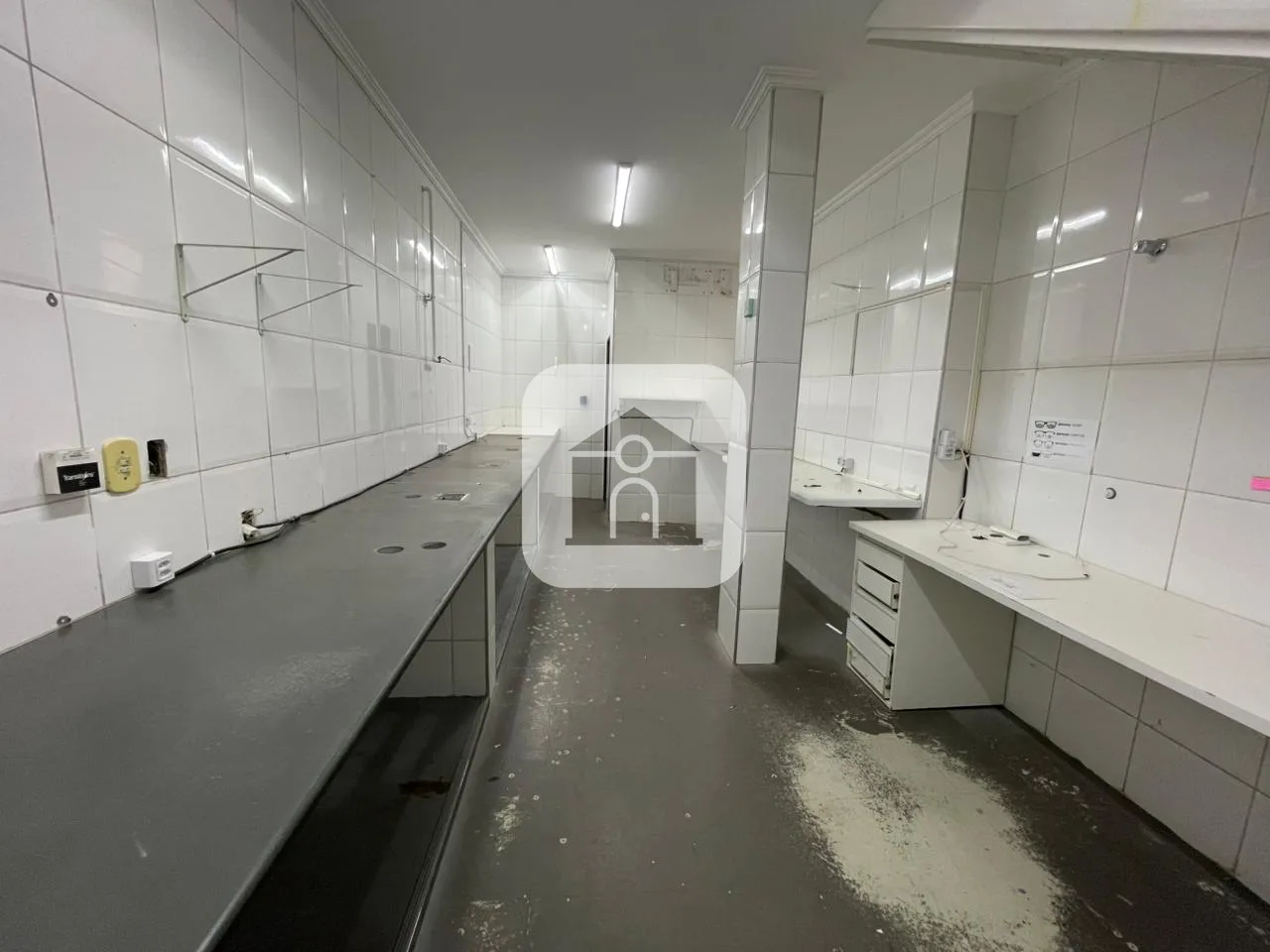 Alugar Comercial / Pr&eacute;dio em Uberl&acirc;ndia R$ 9.000,00 - Foto 2