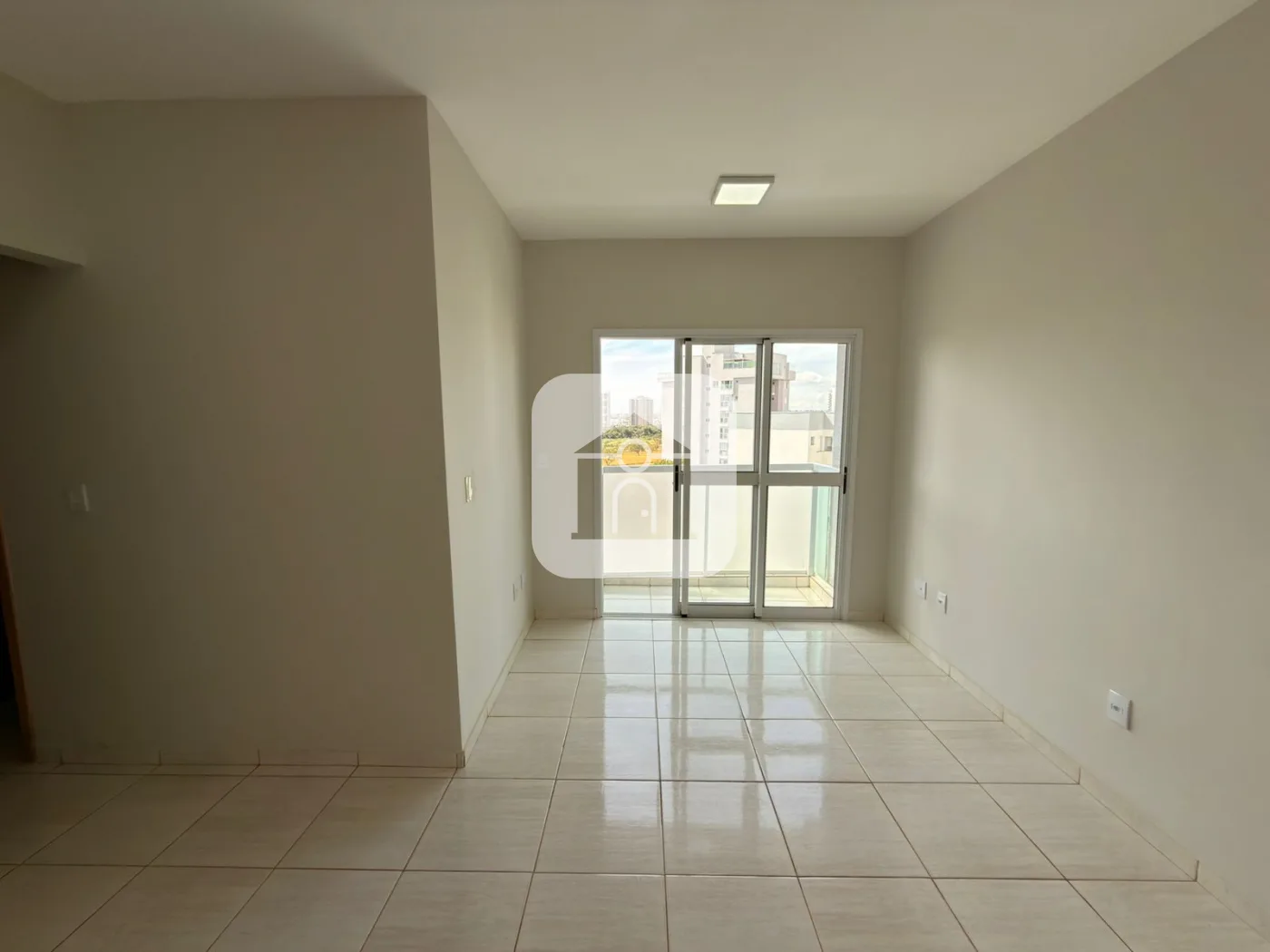 Alugar Apartamento / Padr&atilde;o em Uberl&acirc;ndia R$ 1.800,00 - Foto 1