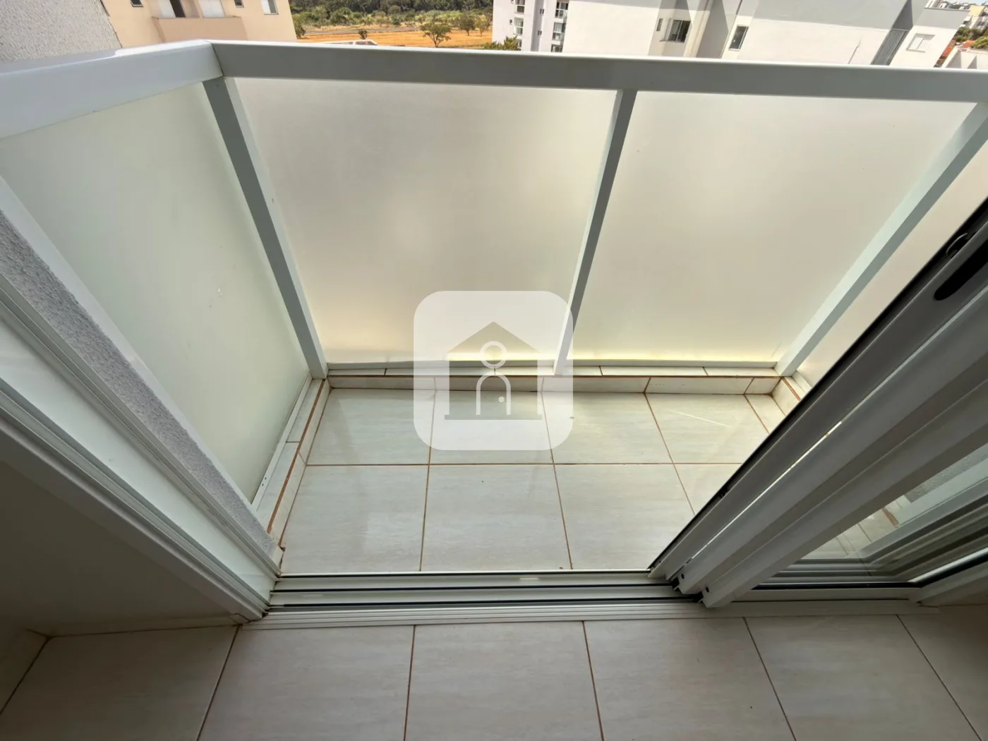 Alugar Apartamento / Padr&atilde;o em Uberl&acirc;ndia R$ 1.800,00 - Foto 4