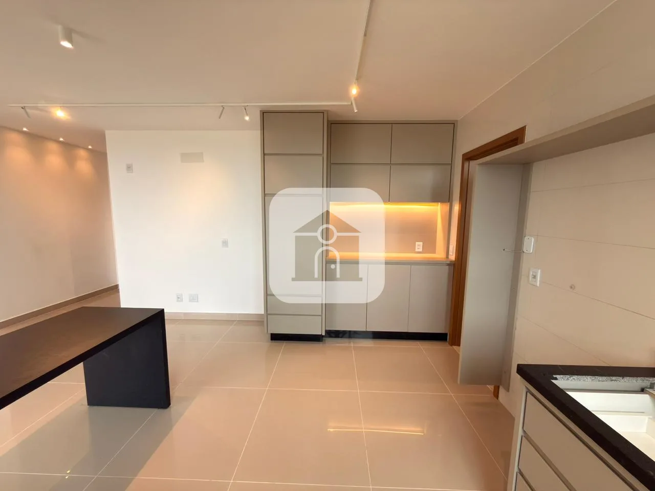 Alugar Apartamento / Padr&atilde;o em Uberl&acirc;ndia R$ 8.100,00 - Foto 4