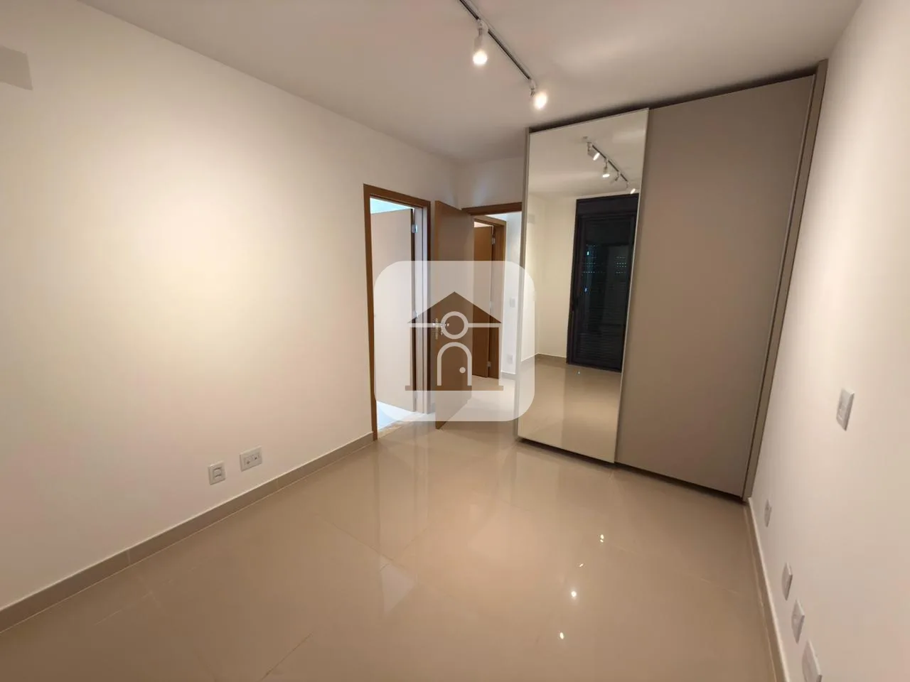 Alugar Apartamento / Padr&atilde;o em Uberl&acirc;ndia R$ 8.100,00 - Foto 12