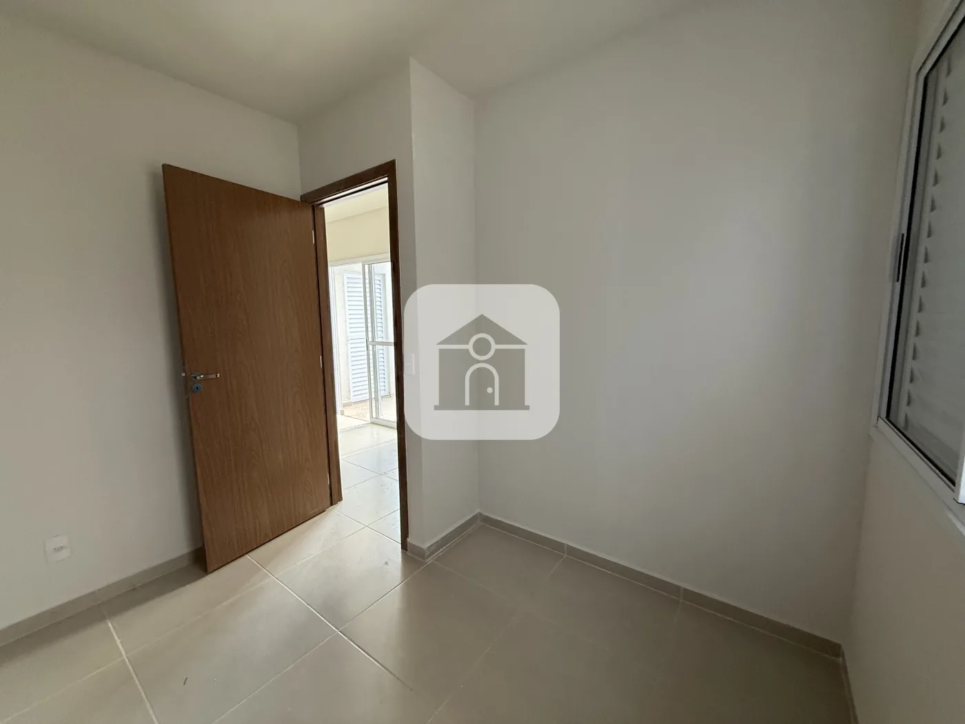 Alugar Apartamento / Padr&atilde;o em Uberl&acirc;ndia R$ 1.400,00 - Foto 4