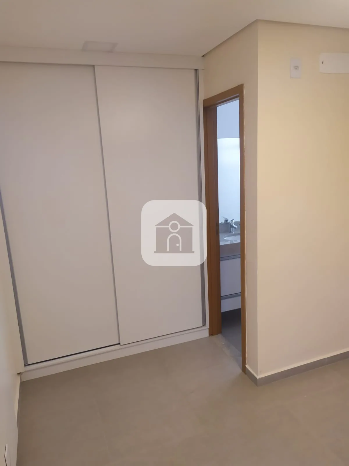 Alugar Casa / Condom&iacute;nio ou Loteamento Fechado em Uberlandia R$ 4.200,00 - Foto 13
