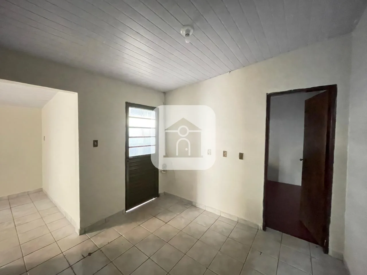 Alugar Casa / Padr&atilde;o em Uberl&acirc;ndia R$ 1.200,00 - Foto 2