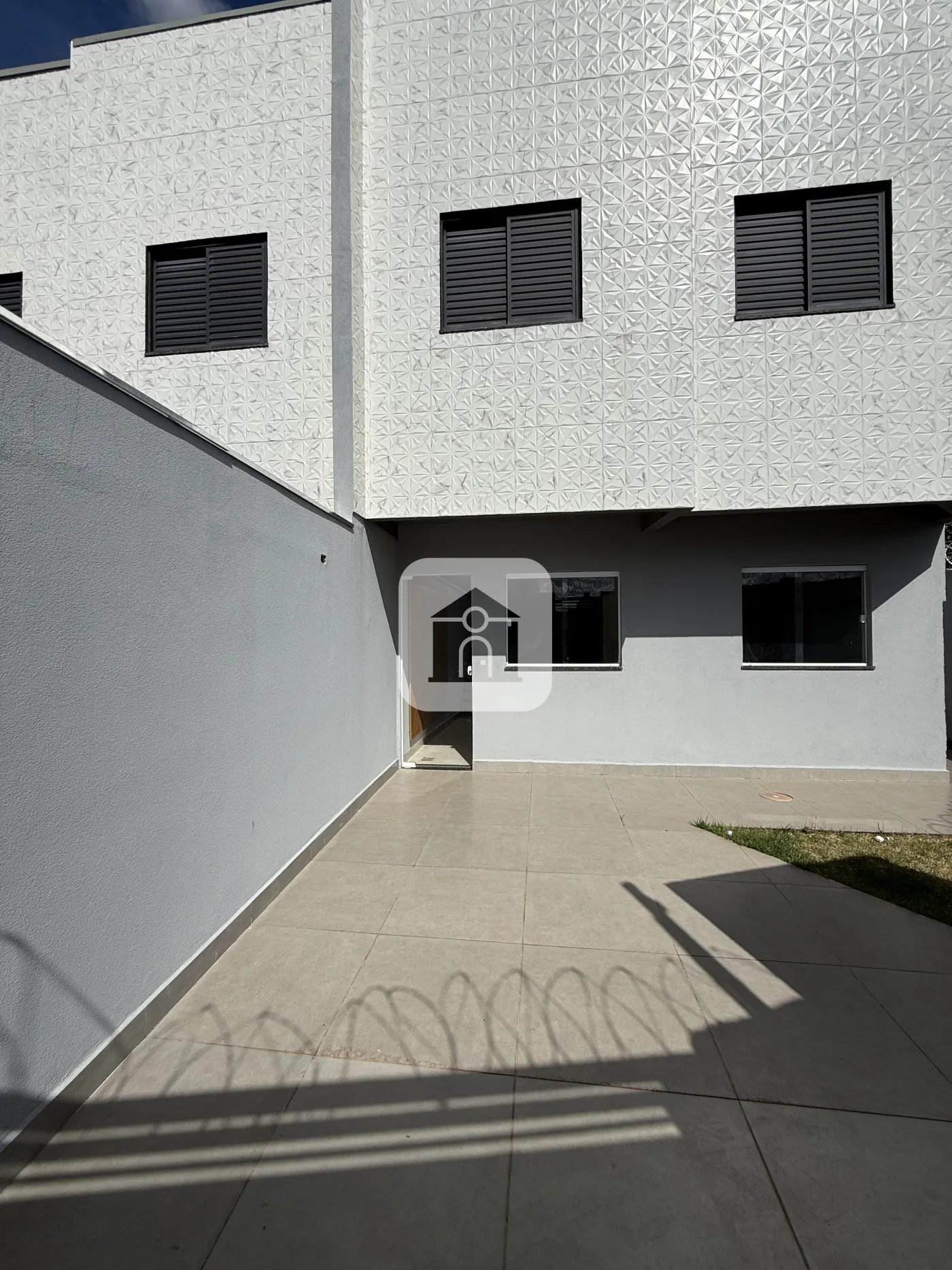 Alugar Casa / Sobrado em Uberl&acirc;ndia R$ 3.000,00 - Foto 2