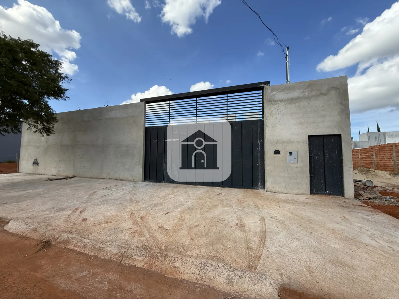 Alugar Terreno / Padr&atilde;o em Uberl&acirc;ndia R$ 3.000,00 - Foto 1