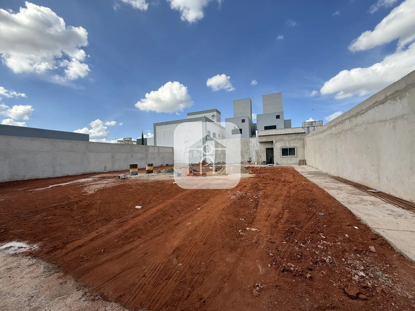 Alugar Terreno / Padr&atilde;o em Uberl&acirc;ndia R$ 3.000,00 - Foto 2