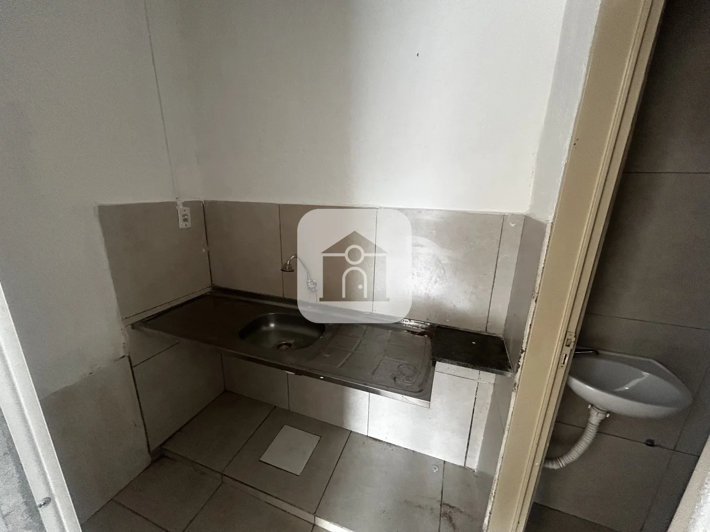 Alugar Comercial / C&ocirc;modo em Uberl&acirc;ndia R$ 900,00 - Foto 3