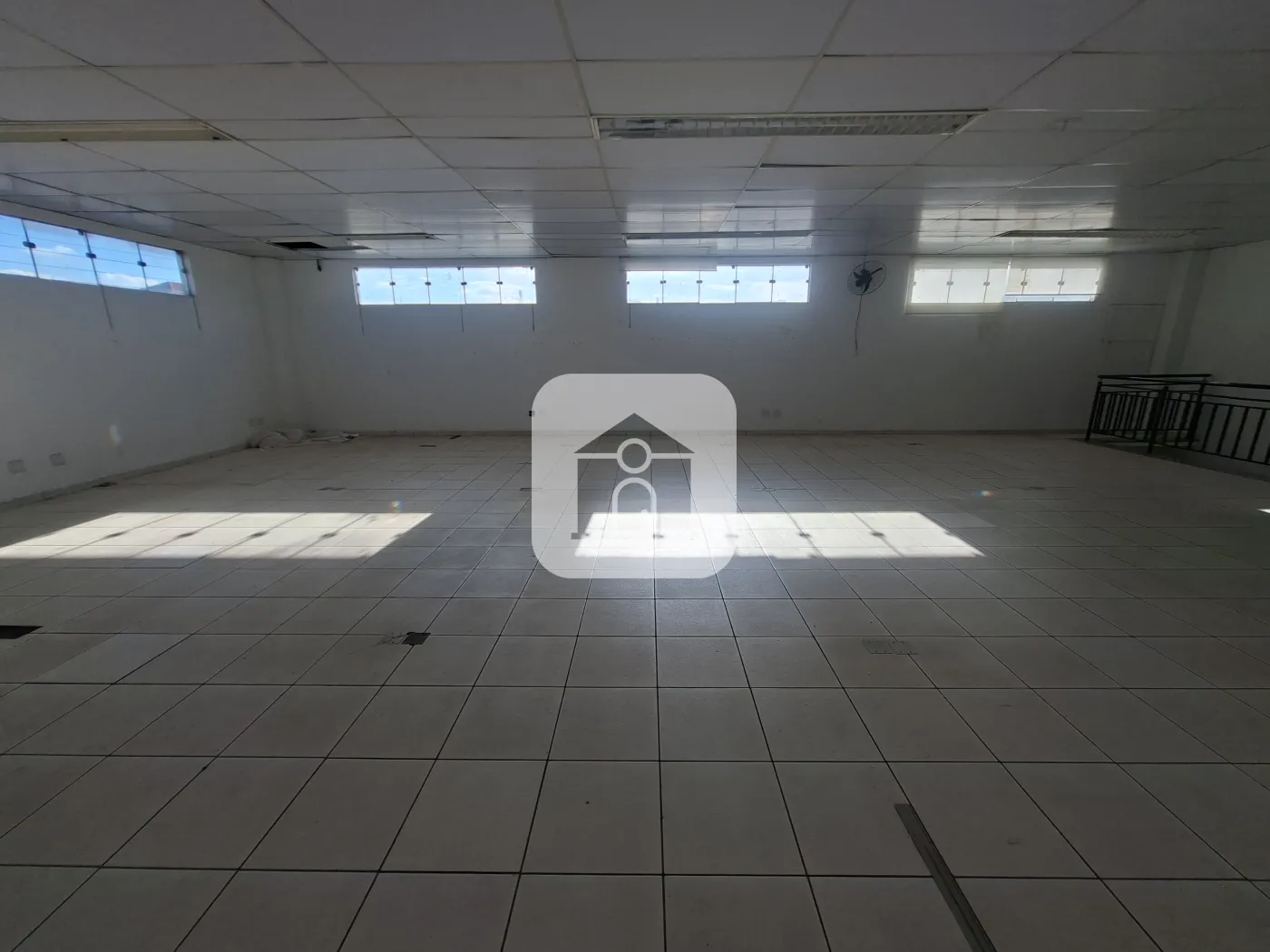 Alugar Comercial / Loja em Uberl&acirc;ndia R$ 18.000,00 - Foto 14