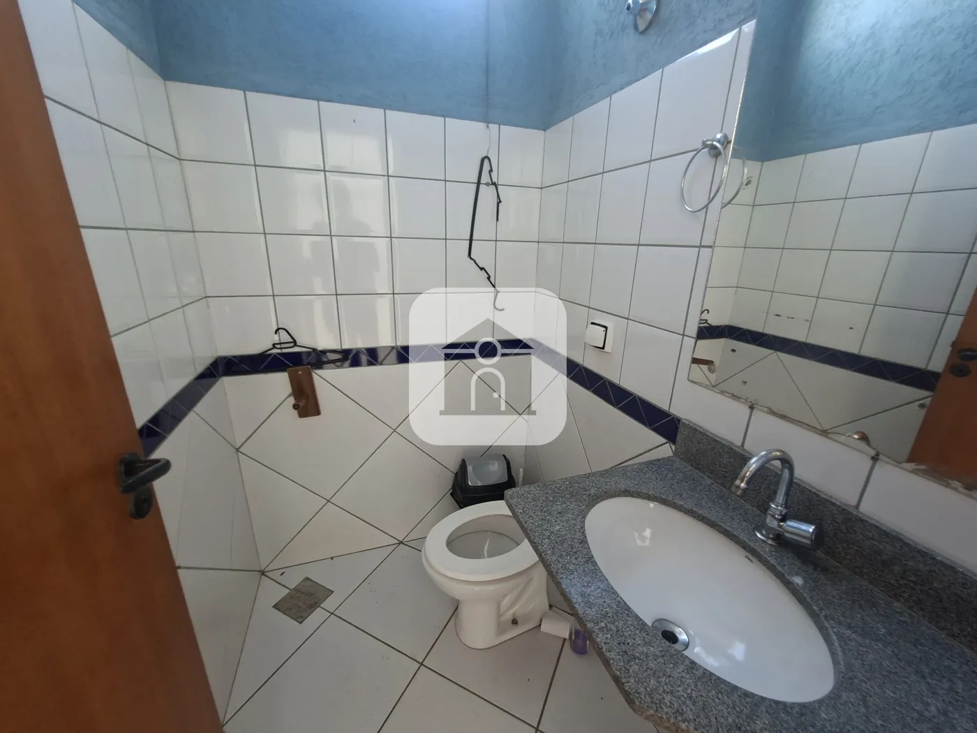 Alugar Comercial / Loja em Uberl&acirc;ndia R$ 18.000,00 - Foto 15
