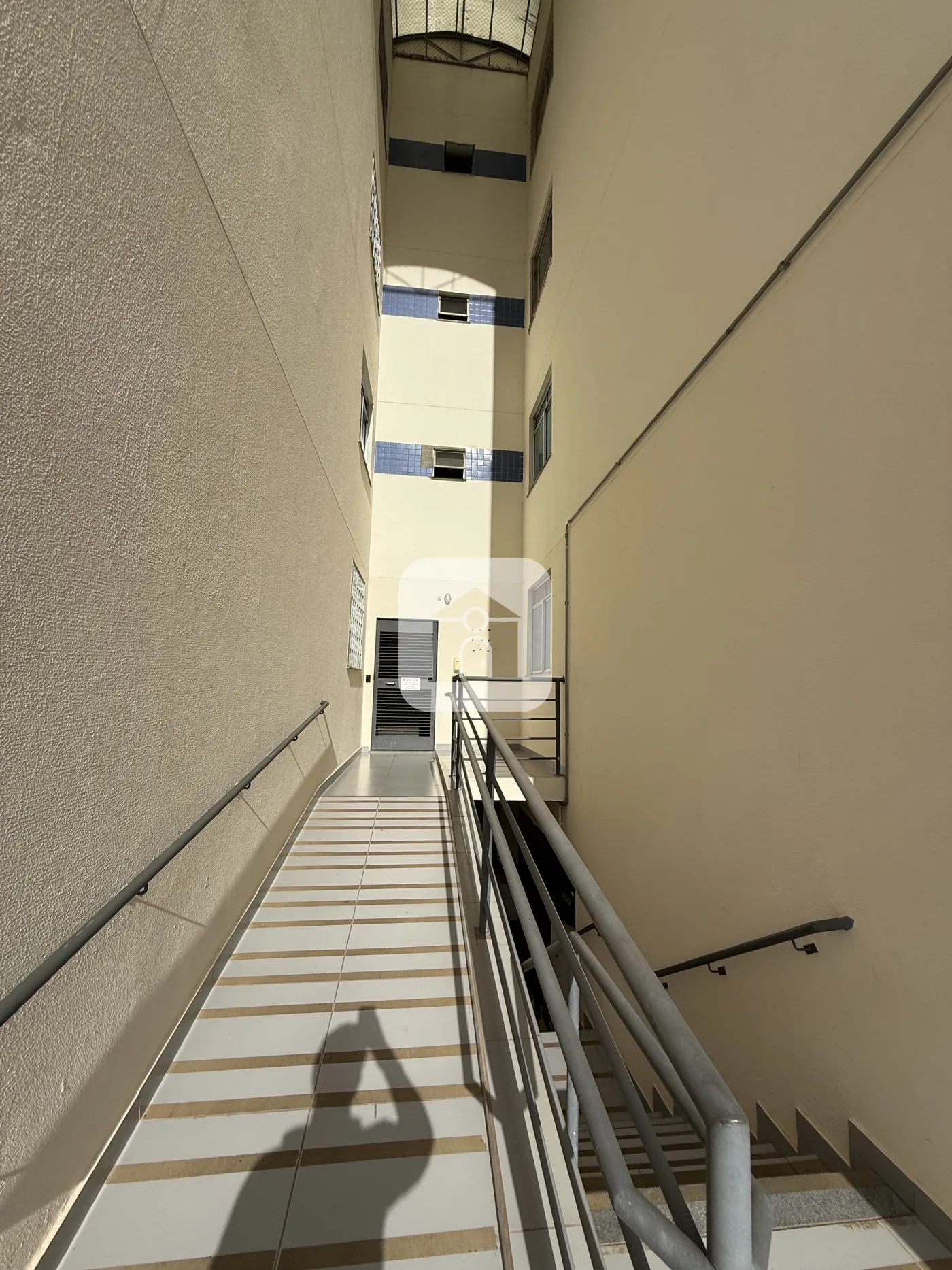 Alugar Apartamento / Padr&atilde;o em Uberl&acirc;ndia R$ 1.700,00 - Foto 2