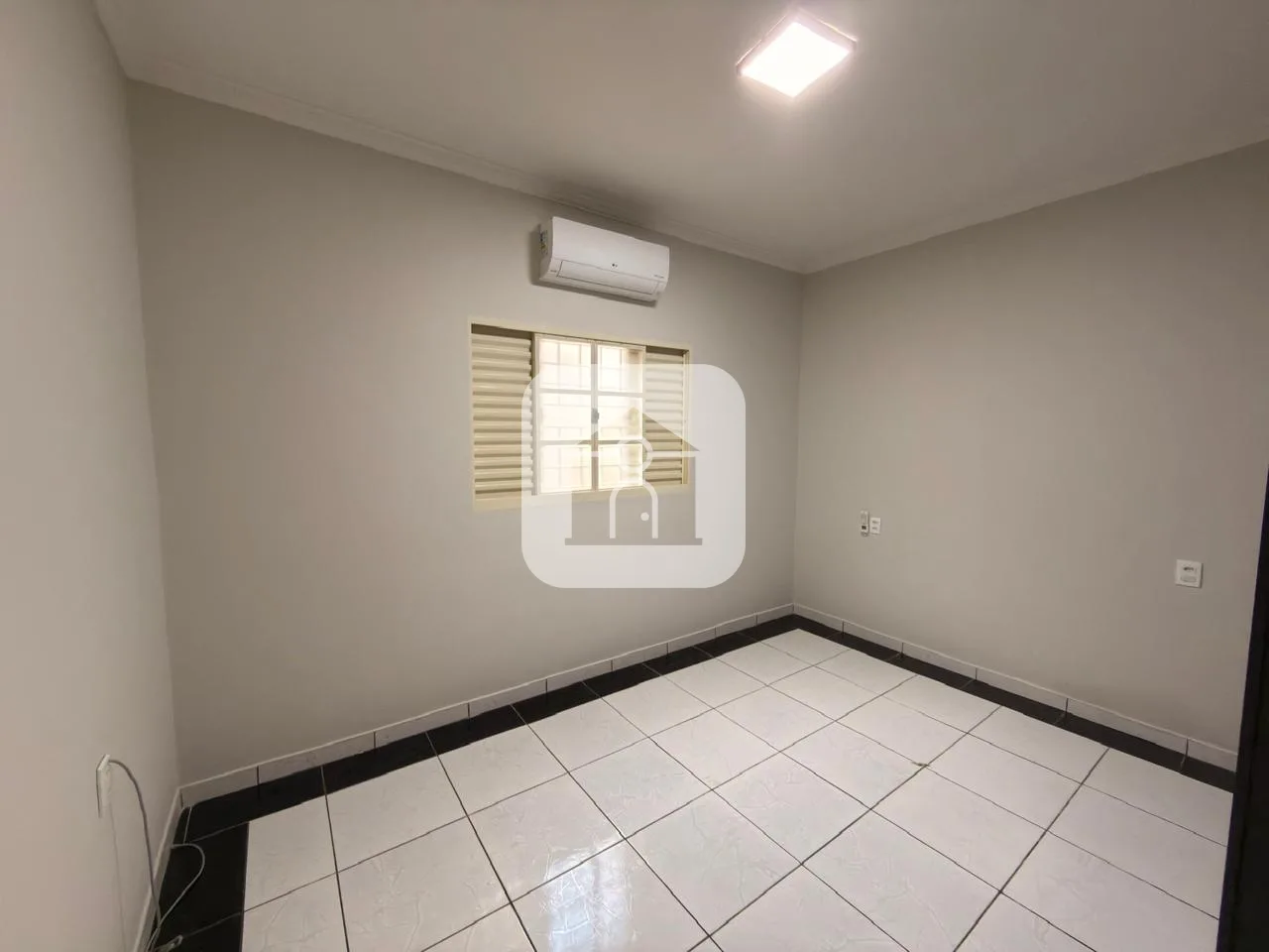 Alugar Casa / Padr&atilde;o em Uberl&acirc;ndia R$ 3.900,00 - Foto 12