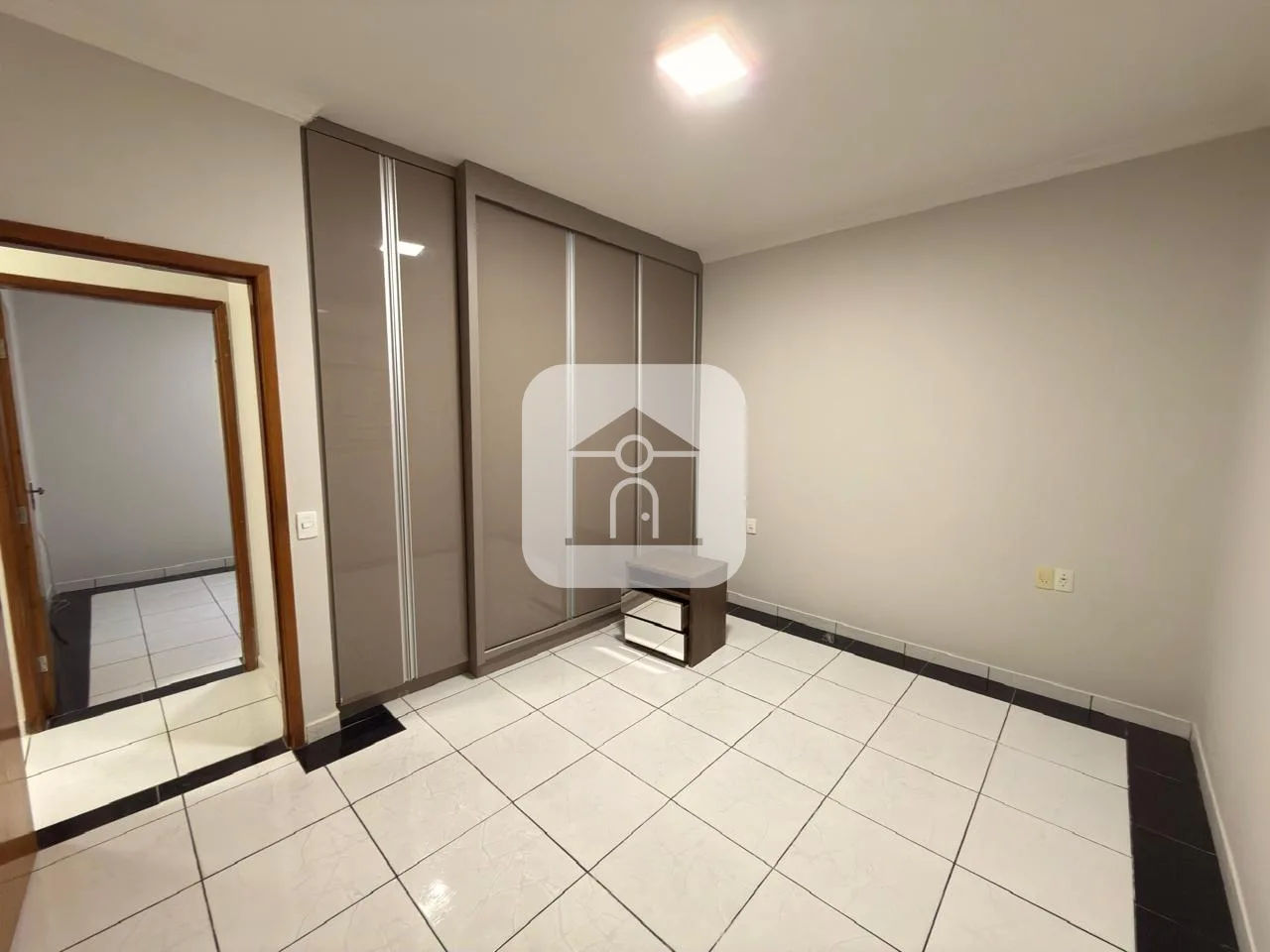 Alugar Casa / Padr&atilde;o em Uberl&acirc;ndia R$ 3.900,00 - Foto 11