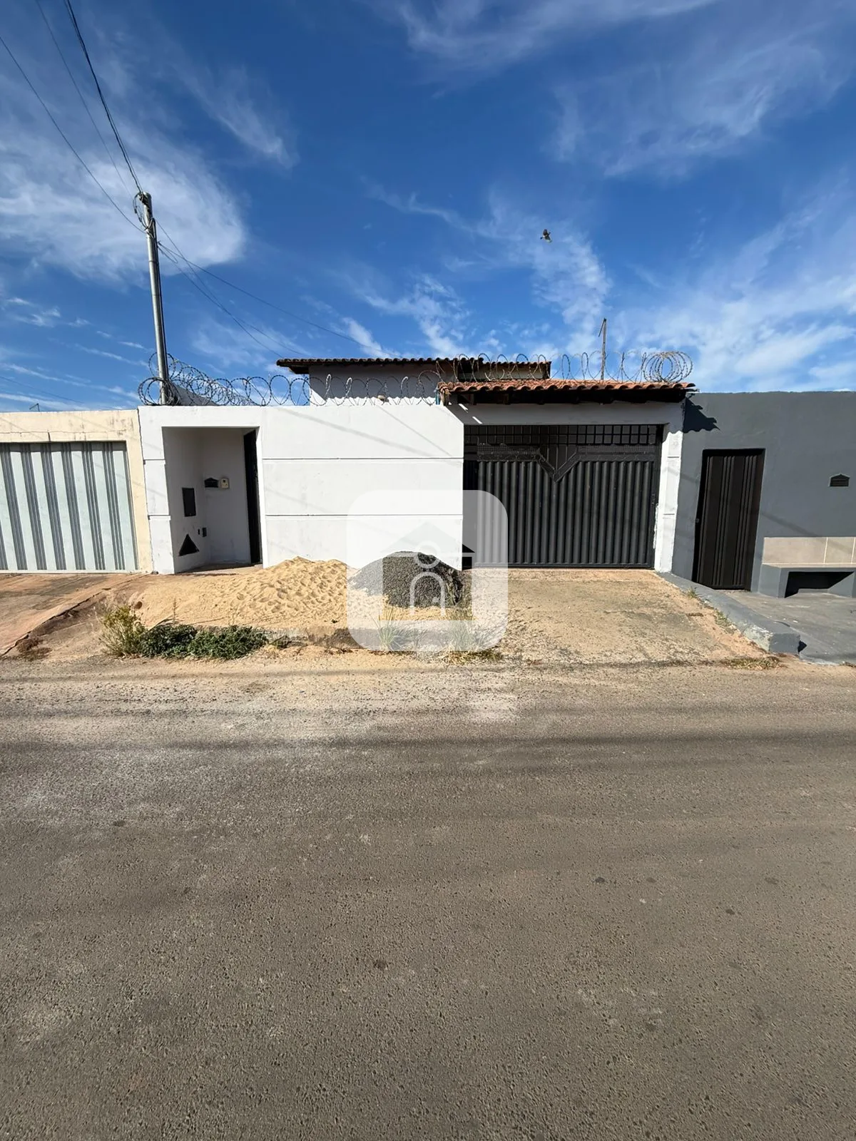 Alugar Casa / Padr&atilde;o em Araguari R$ 1.500,00 - Foto 1