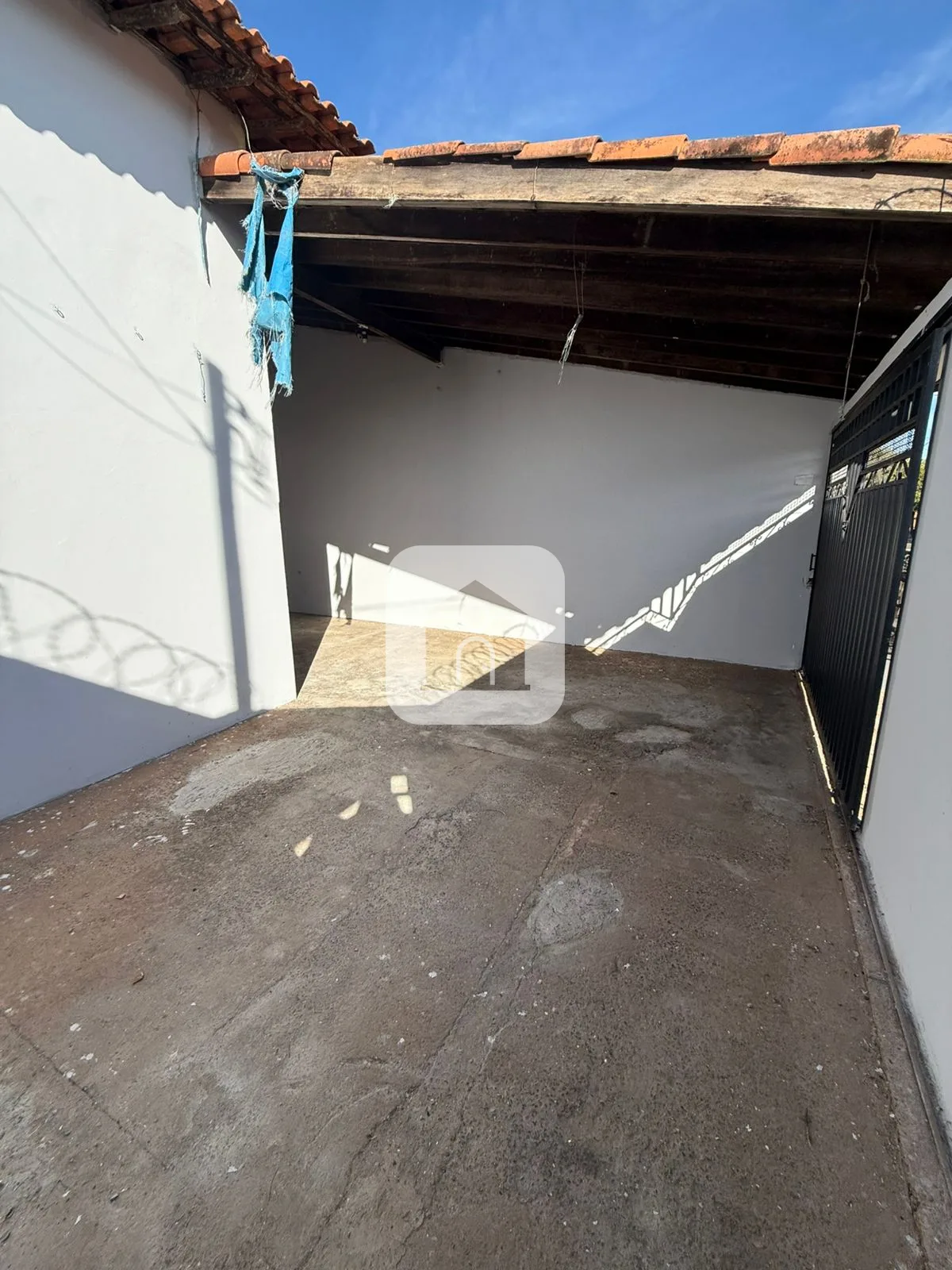 Alugar Casa / Padr&atilde;o em Araguari R$ 1.500,00 - Foto 2