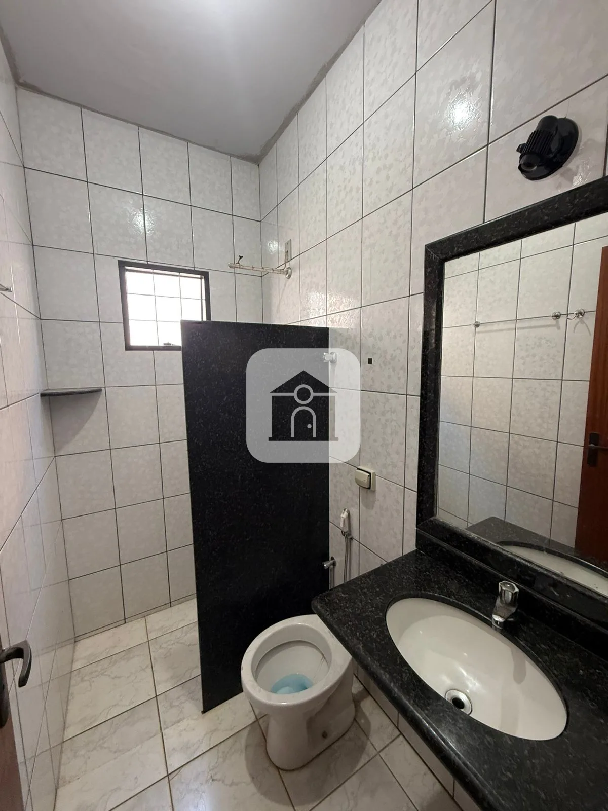 Alugar Casa / Padr&atilde;o em Araguari R$ 1.500,00 - Foto 8