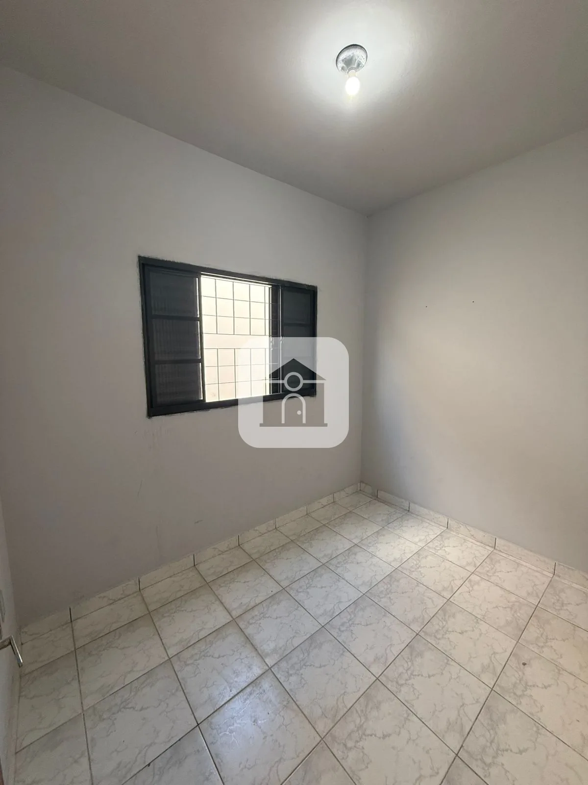 Alugar Casa / Padr&atilde;o em Araguari R$ 1.500,00 - Foto 9