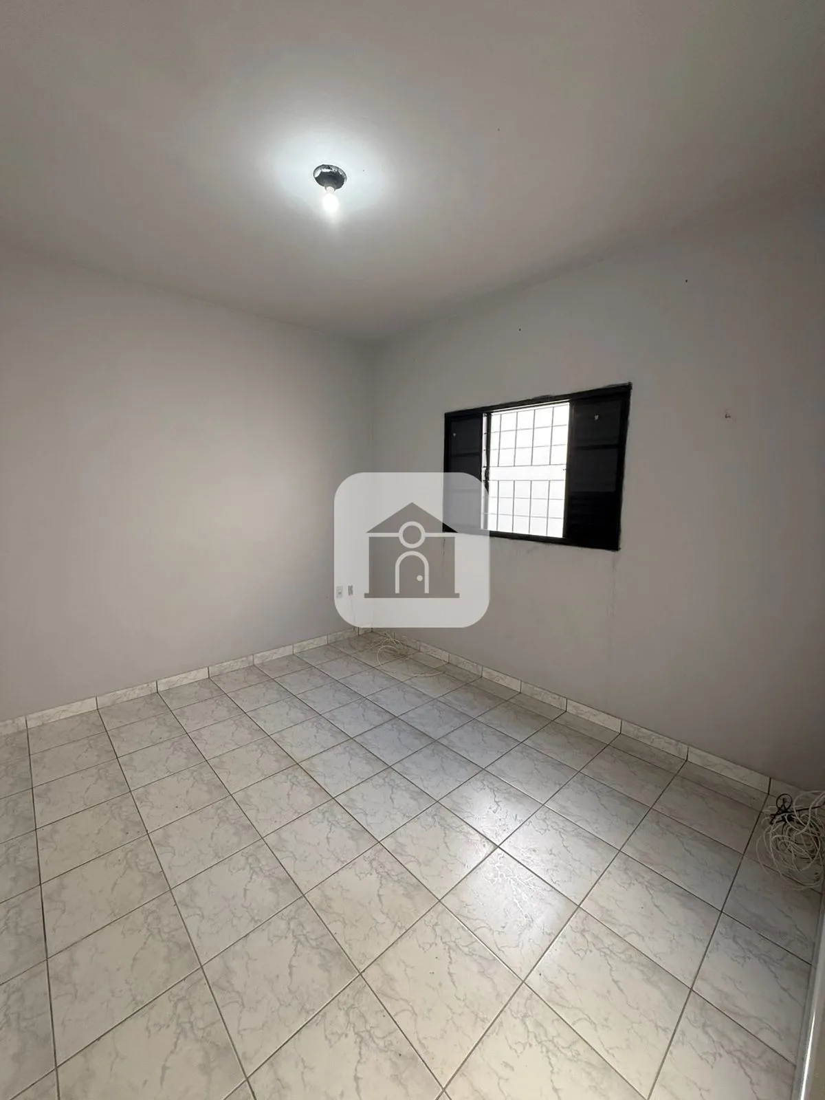 Alugar Casa / Padr&atilde;o em Araguari R$ 1.500,00 - Foto 10