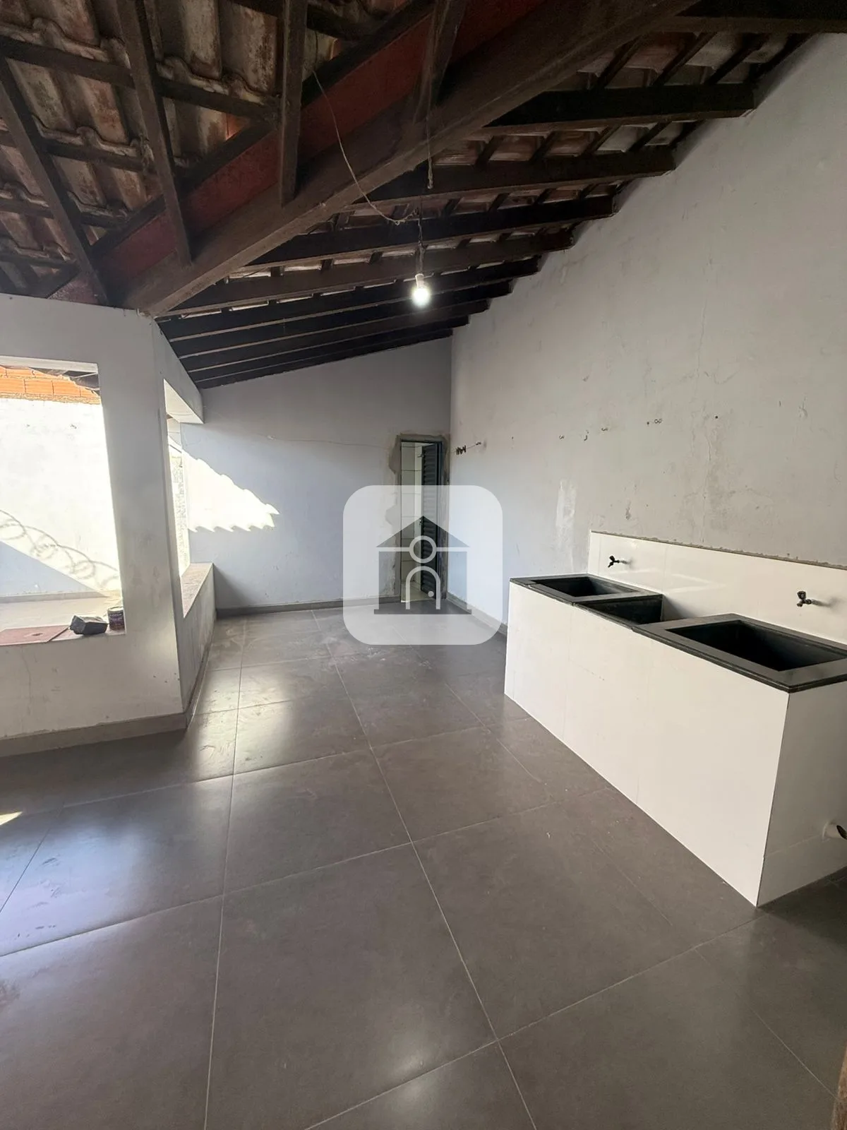 Alugar Casa / Padr&atilde;o em Araguari R$ 1.500,00 - Foto 12