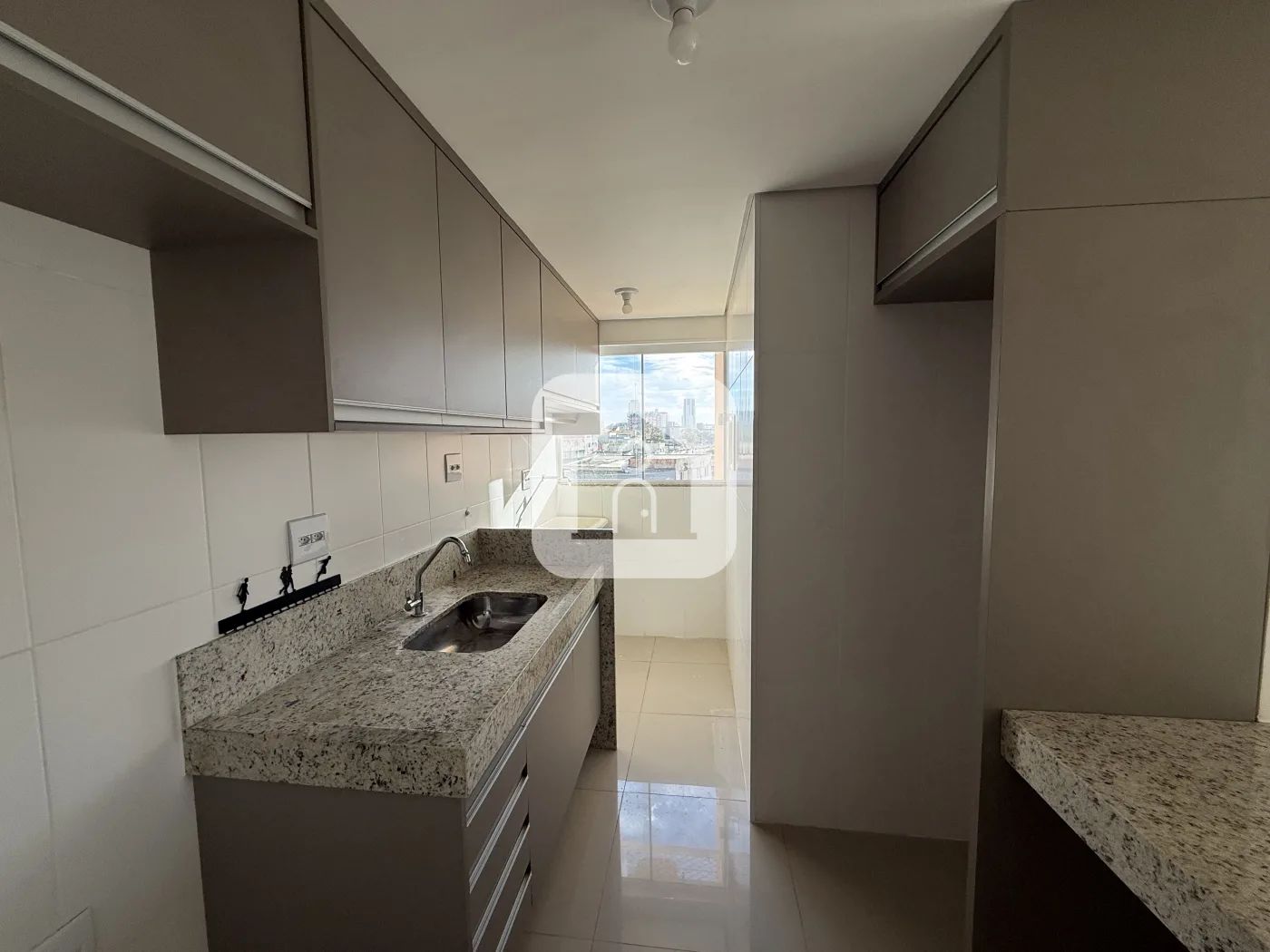 Alugar Apartamento / Padr&atilde;o em Uberl&acirc;ndia R$ 1.900,00 - Foto 5