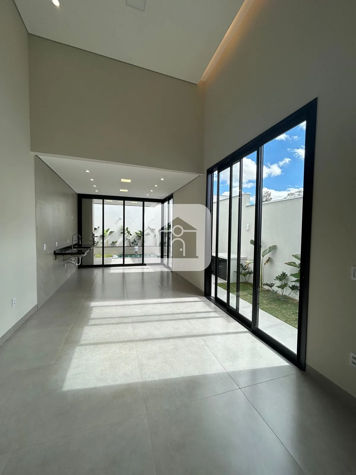 Comprar Casa / Condom&iacute;nio ou Loteamento Fechado em Uberl&acirc;ndia R$ 1.375.000,00 - Foto 2