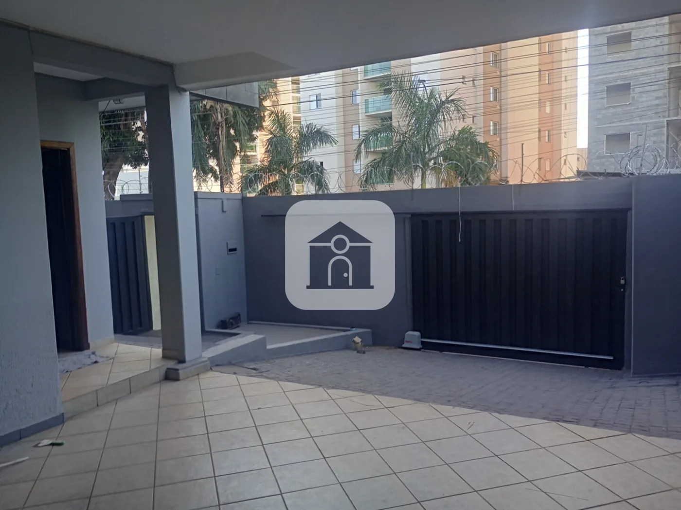 Alugar Casa / Sobrado em Uberl&acirc;ndia R$ 6.000,00 - Foto 1