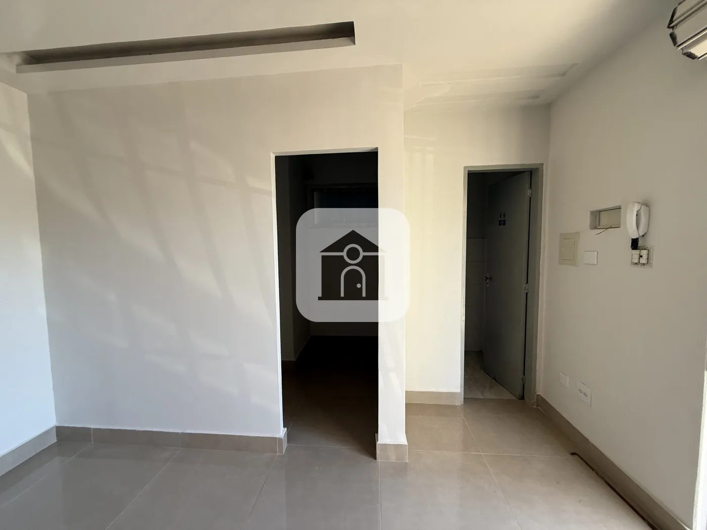 Alugar Comercial / C&ocirc;modo em Uberl&acirc;ndia R$ 1.200,00 - Foto 2