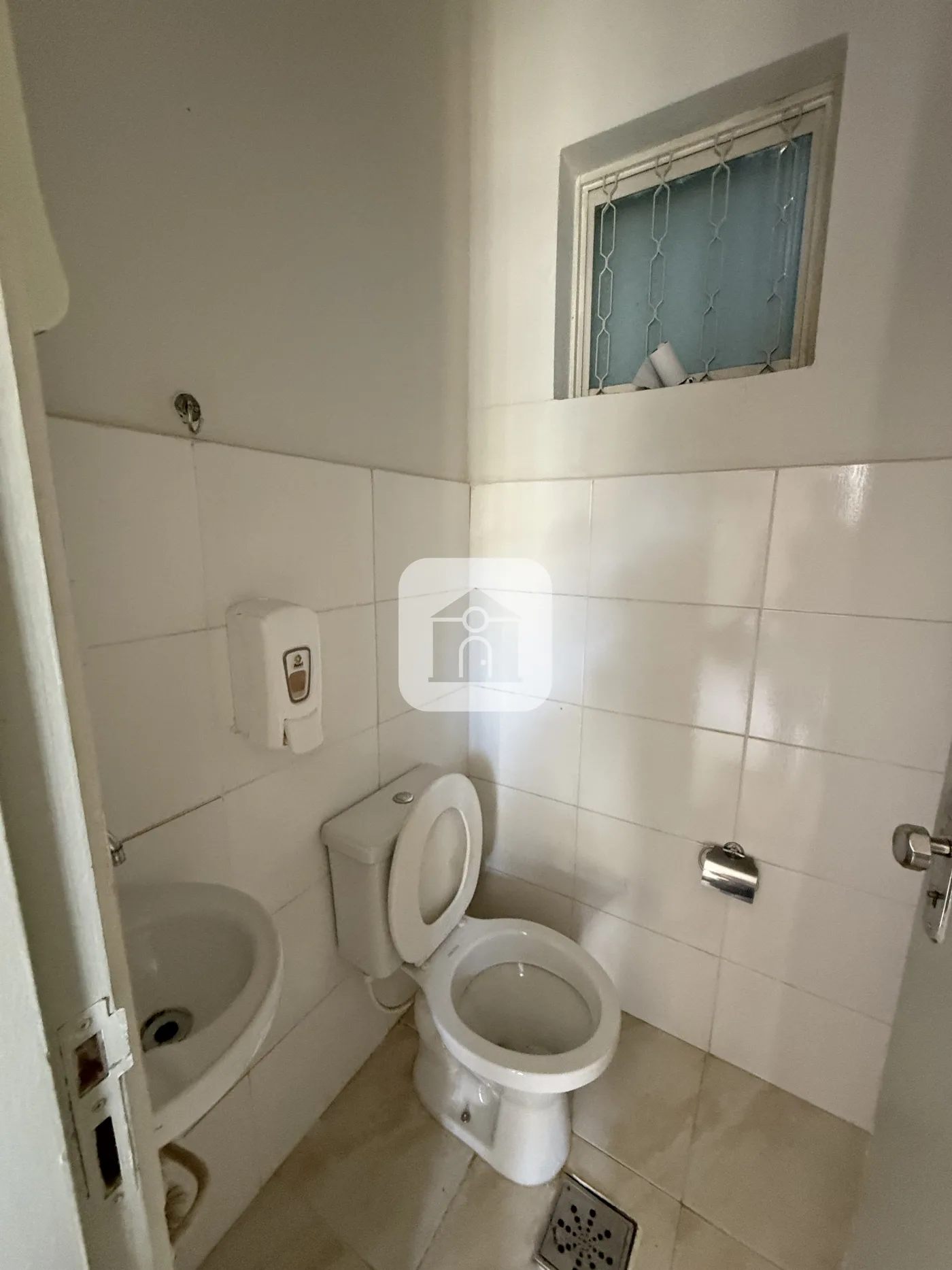 Alugar Comercial / C&ocirc;modo em Uberl&acirc;ndia R$ 1.200,00 - Foto 8