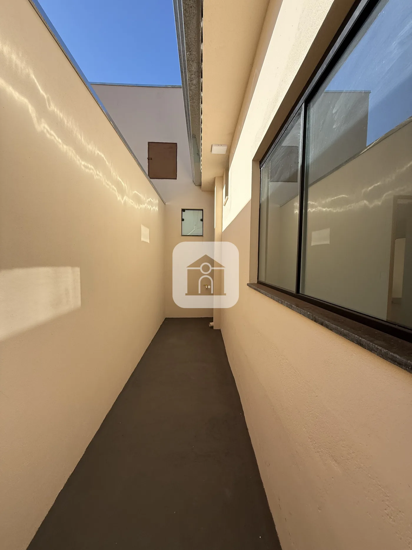 Alugar Casa / Padr&atilde;o em Uberl&acirc;ndia R$ 2.200,00 - Foto 1