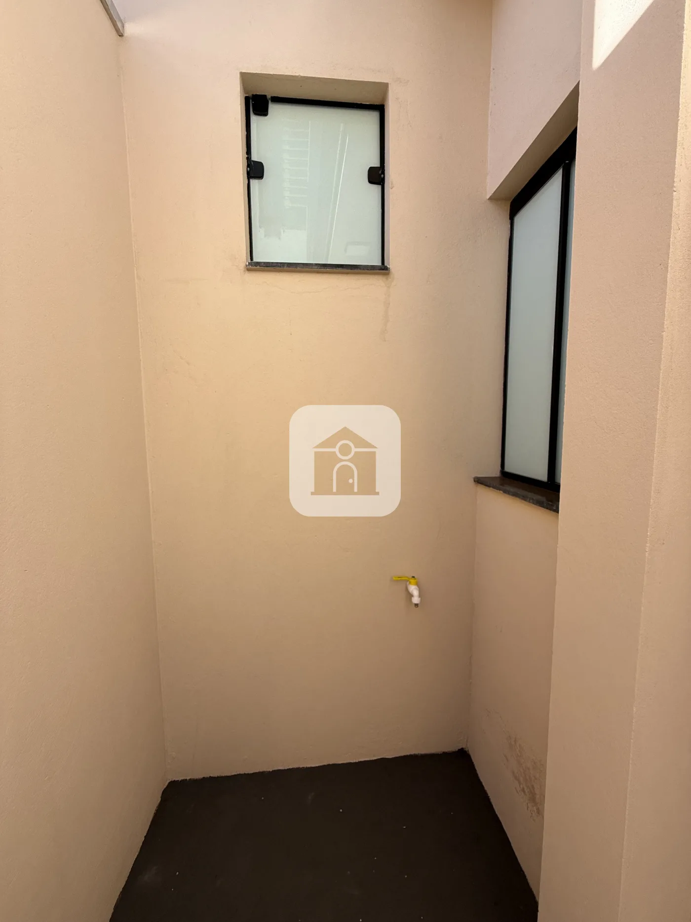Alugar Casa / Padr&atilde;o em Uberl&acirc;ndia R$ 2.200,00 - Foto 2