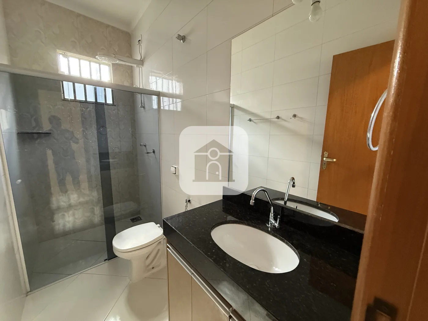 Alugar Casa / Padr&atilde;o em Uberl&acirc;ndia R$ 1.900,00 - Foto 9