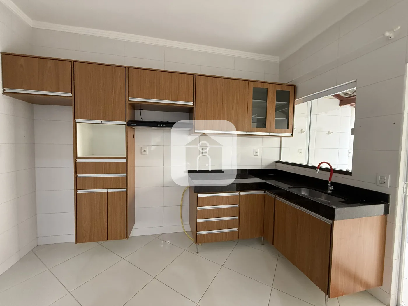 Alugar Casa / Padr&atilde;o em Uberl&acirc;ndia R$ 1.900,00 - Foto 4