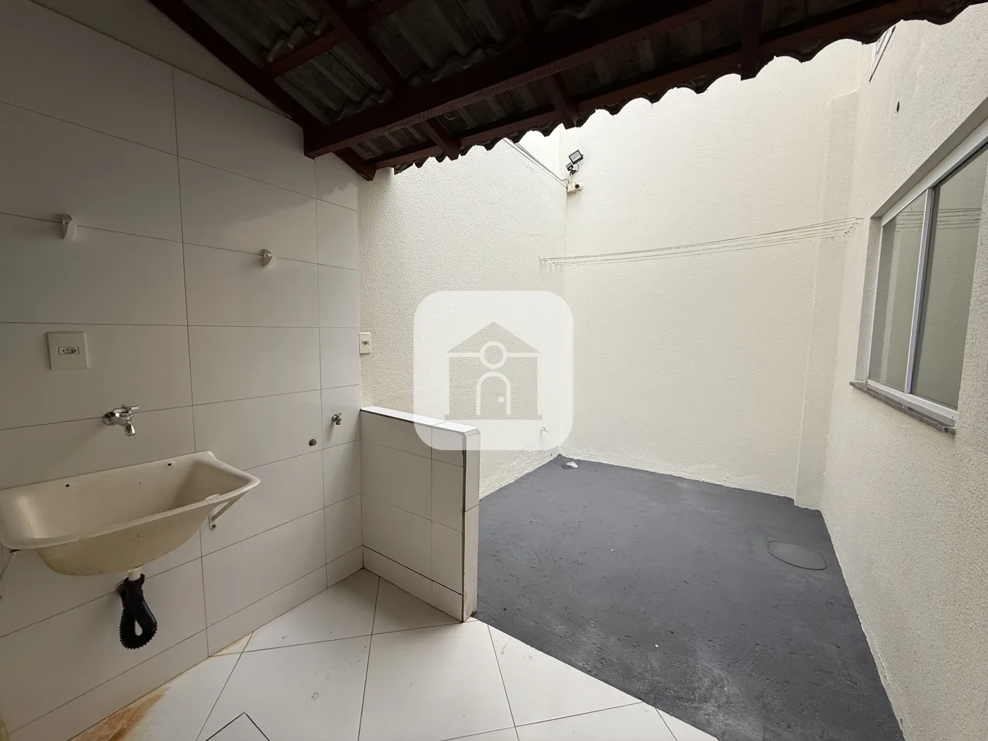 Alugar Casa / Padr&atilde;o em Uberl&acirc;ndia R$ 1.900,00 - Foto 10