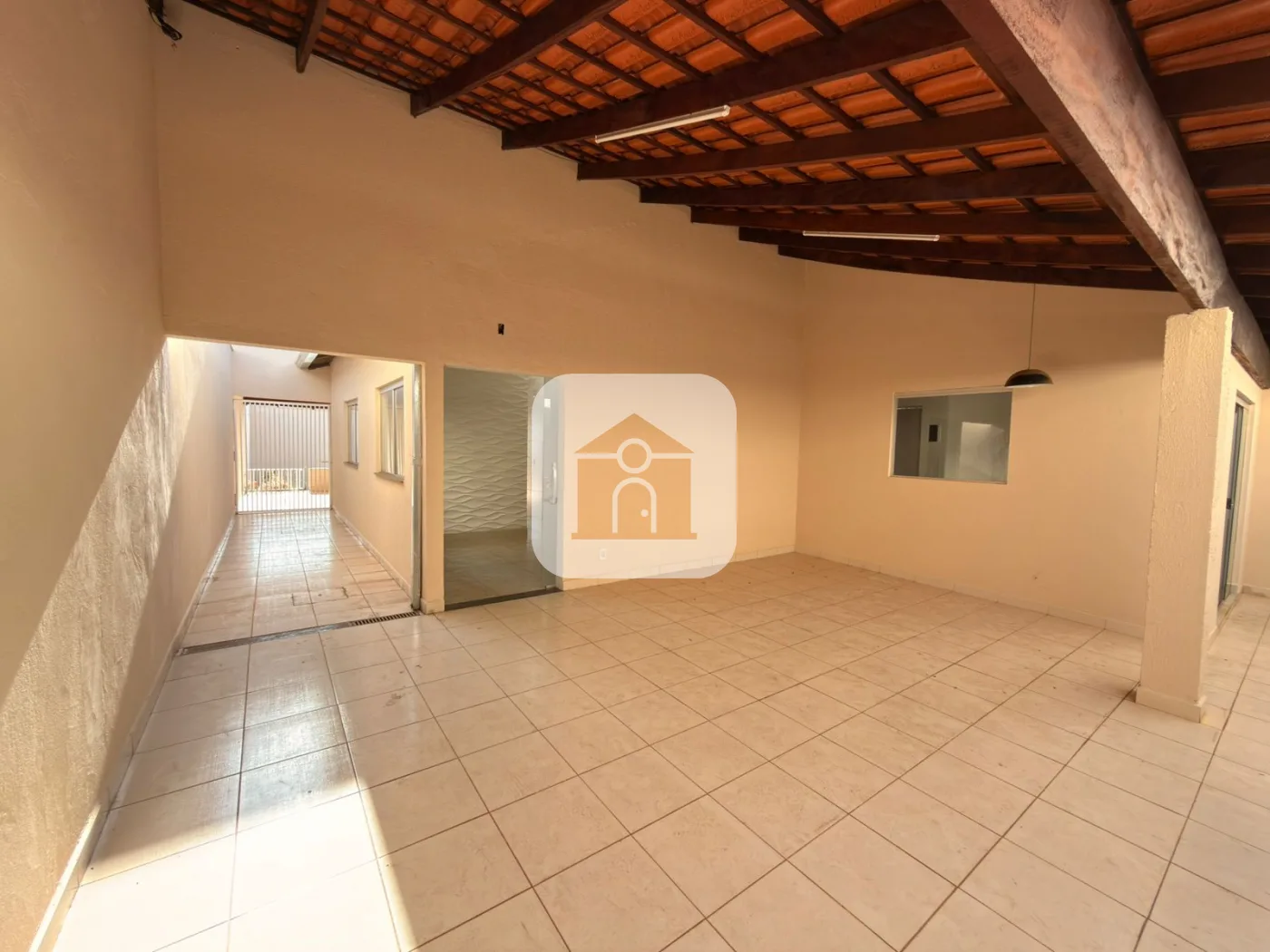 Alugar Casa / Padr&atilde;o em Uberl&acirc;ndia R$ 2.600,00 - Foto 2